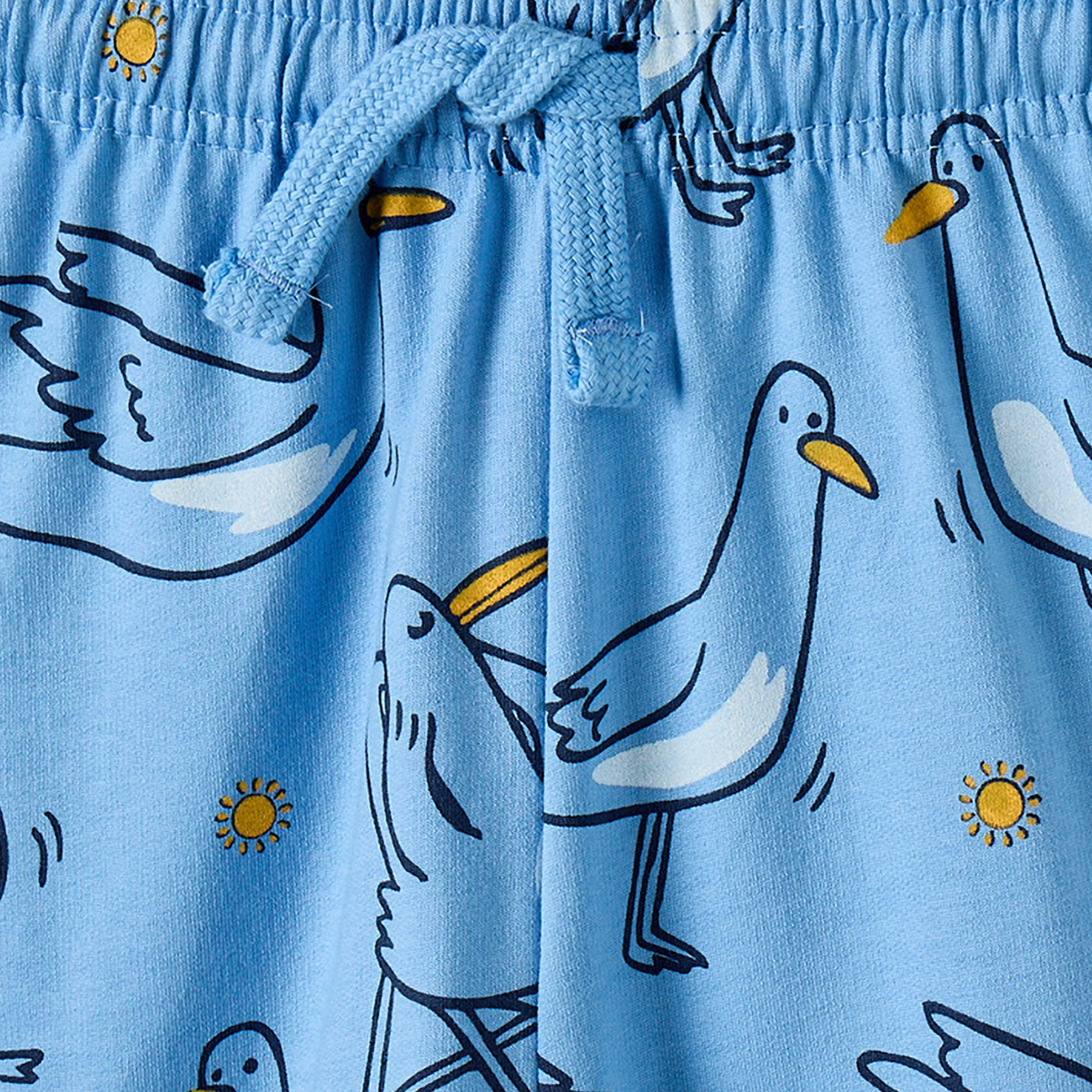 طقم شورت وتيشيرت قطن بياقة هينلي وأكمام قصيرة بطبعة طيور من جونيورز-boys-clothing-nightwear-image-6