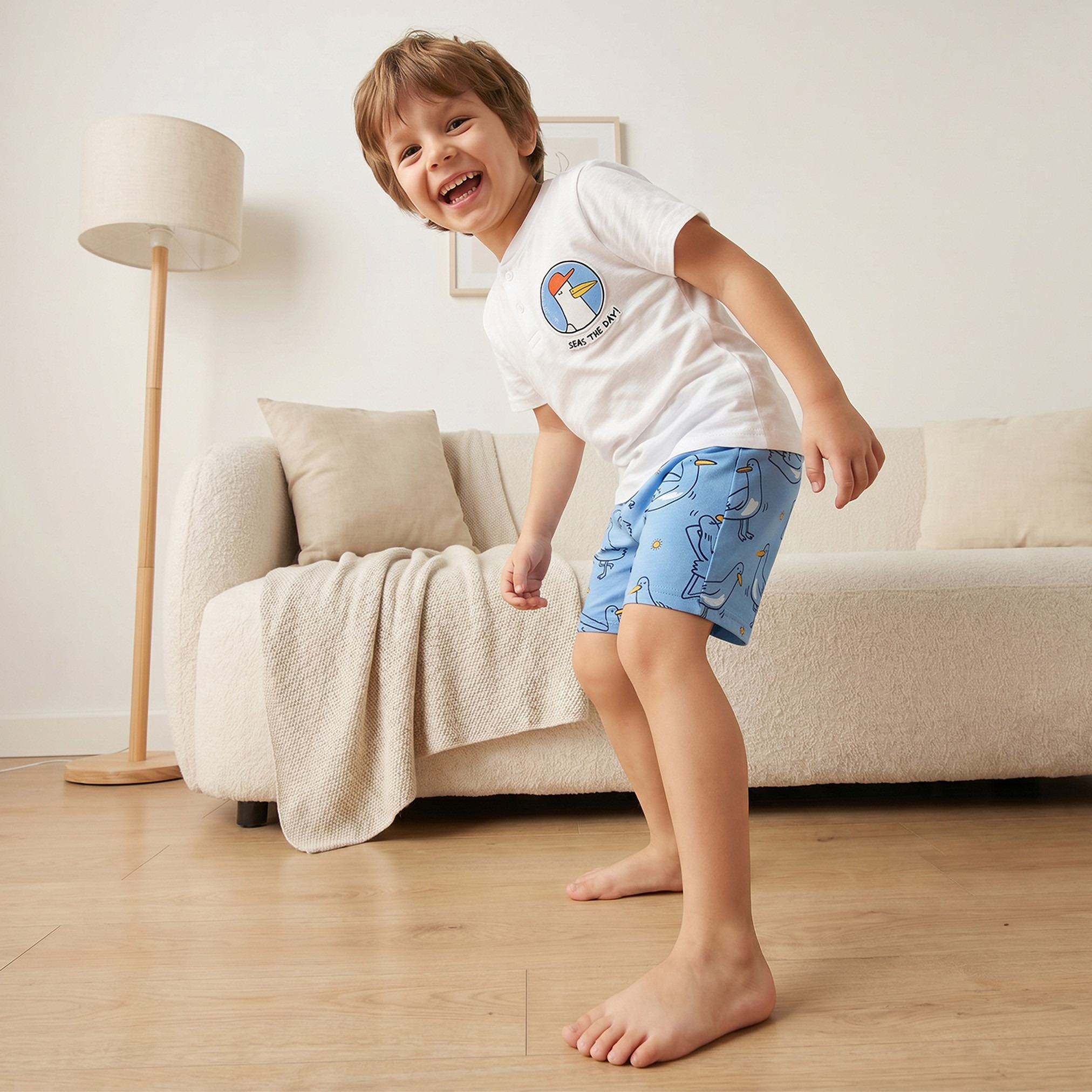 طقم شورت وتيشيرت قطن بياقة هينلي وأكمام قصيرة بطبعة طيور من جونيورز-boys-clothing-nightwear-image-8