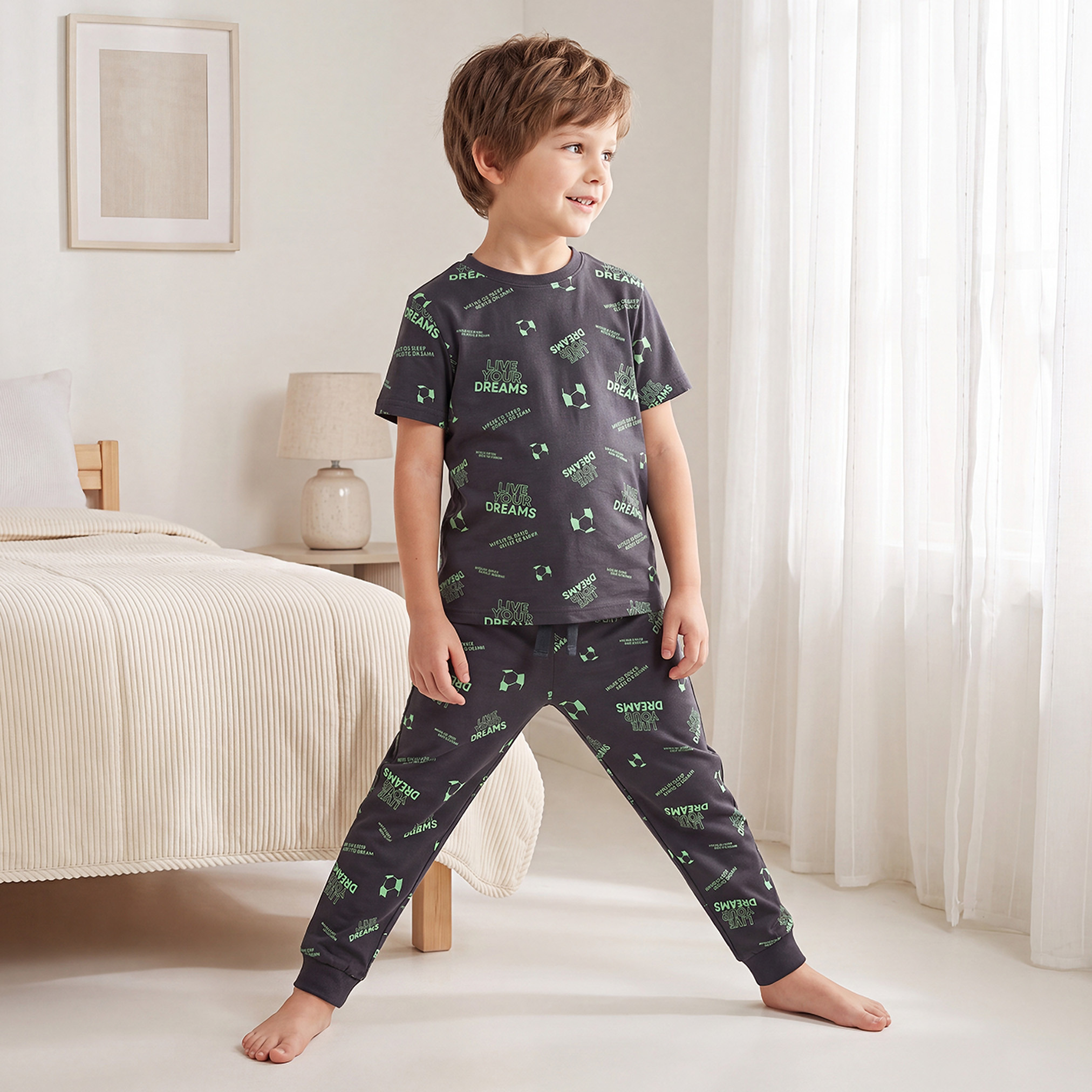 بيجاما قطن بياقة ضيقة وأكمام قصيرة وطبعات شعار طقمين من جونيورز-boys-clothing-nightwear-image-9