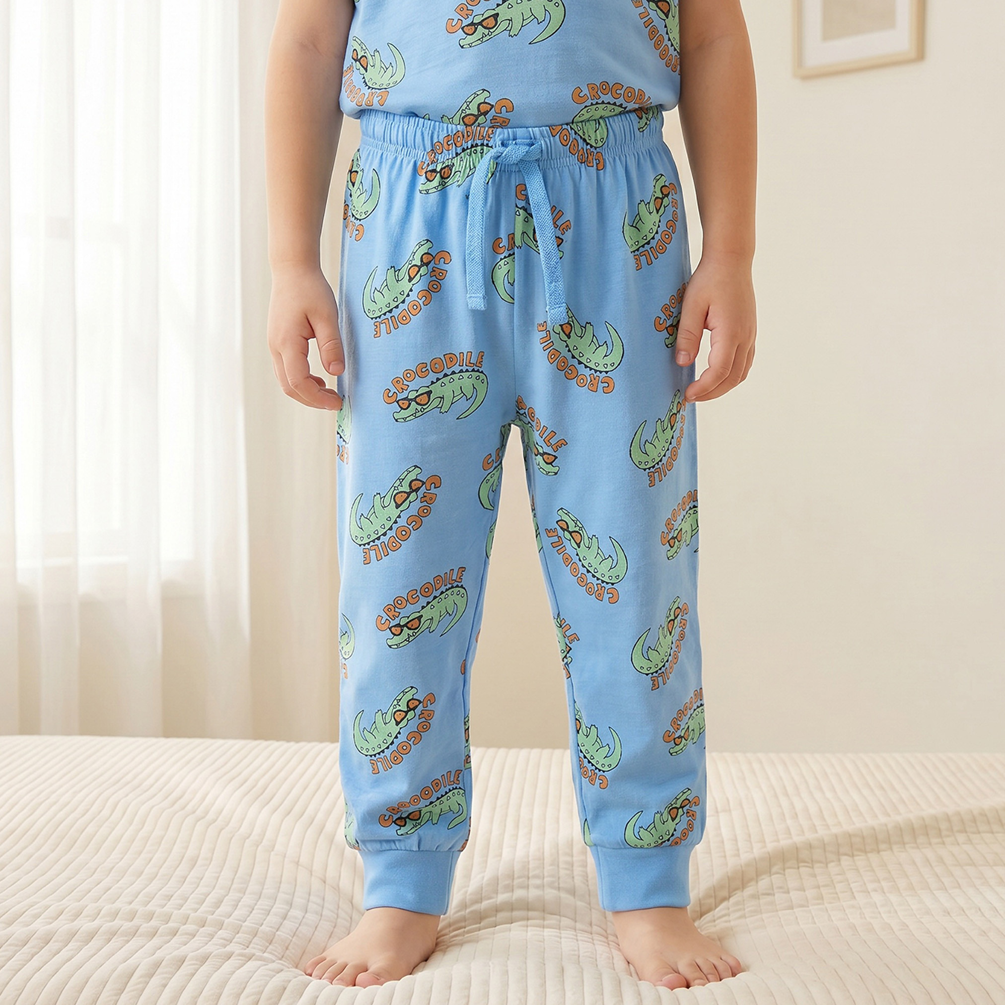 طقم بيجاما قطن بأكمام قصيرة وياقة ضيقة بطبعات تمساح من جونيورز-boys-clothing-nightwear-image-3