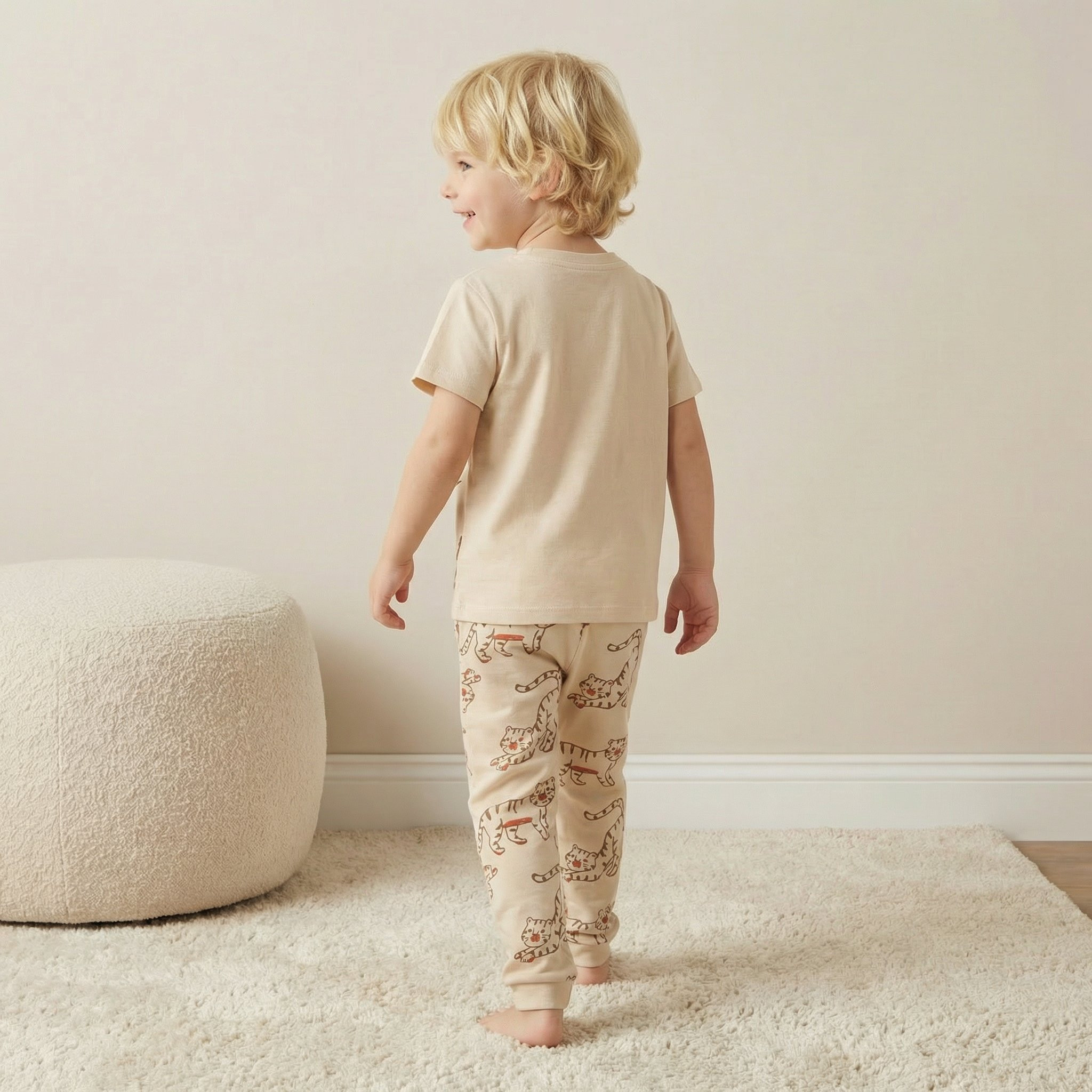طقم بيجاما قطن بطبعات نمر وياقة ضيقة وأكمام قصيرة من جونيورز-boys-clothing-nightwear-image-4
