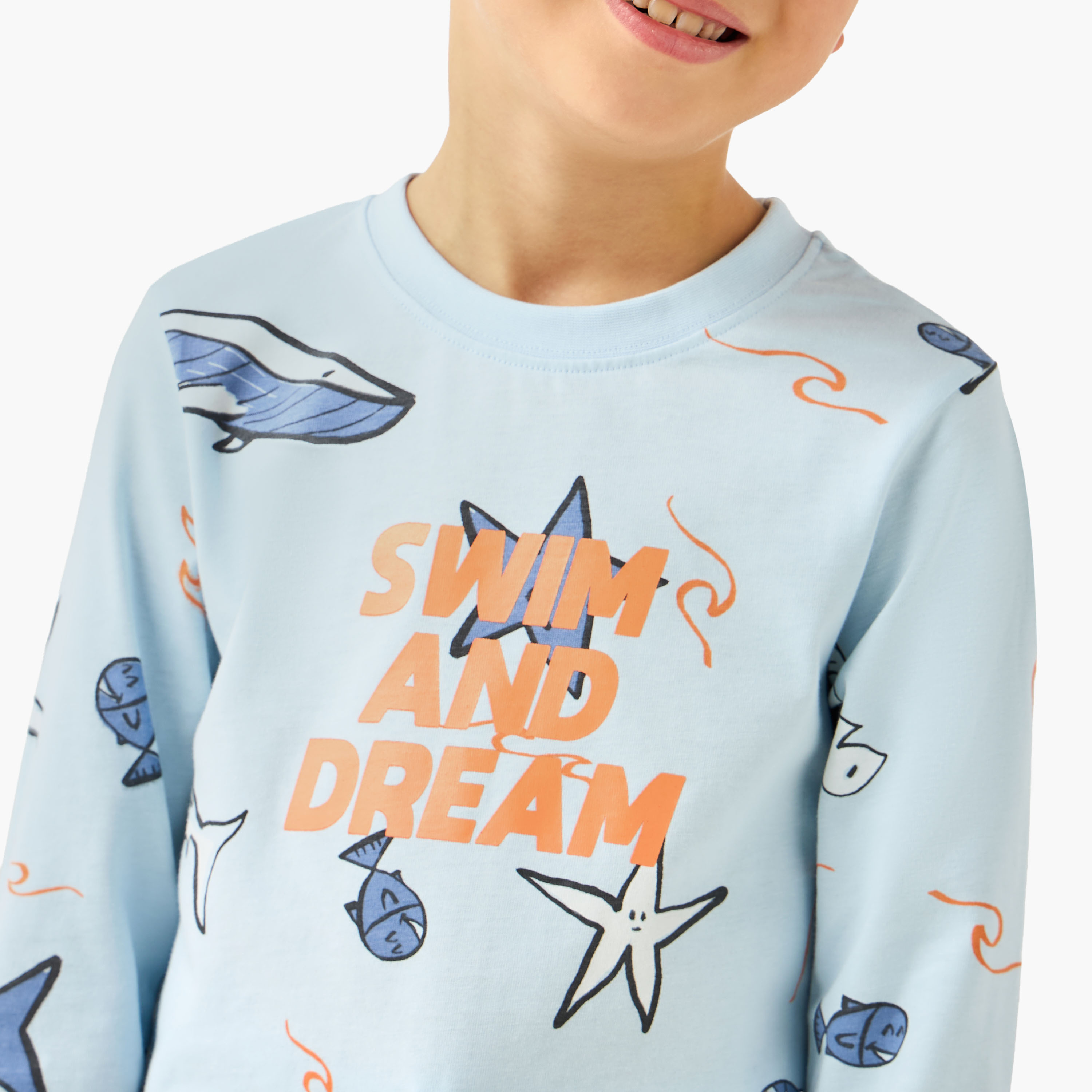 Juniors Cotton Crew Neck Long Sleeves Pyjama Set with Underwater Print-boys-clothing-nightwear-image-6