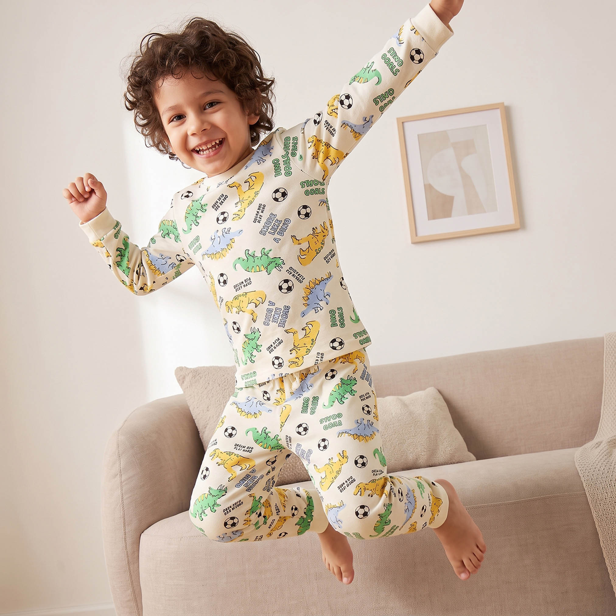 طقم بيجاما قطن بياقة ضيقة وأكمام طويلة بطبعات ديناصور من جونيورز - عبوة من 3 قطع-boys-clothing-nightwear-image-4