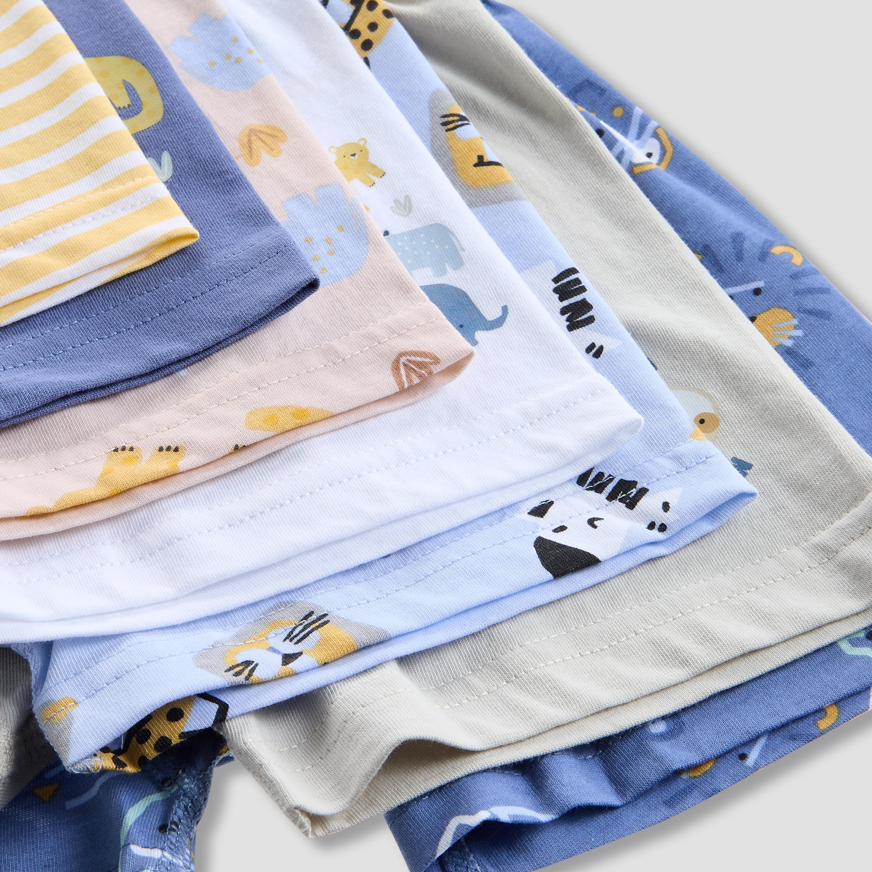 بوكسرات قطن بطبعات من جونيورز - عبوة 7 قطع-boys-clothing-innerwear-boxersandbriefs-image-1