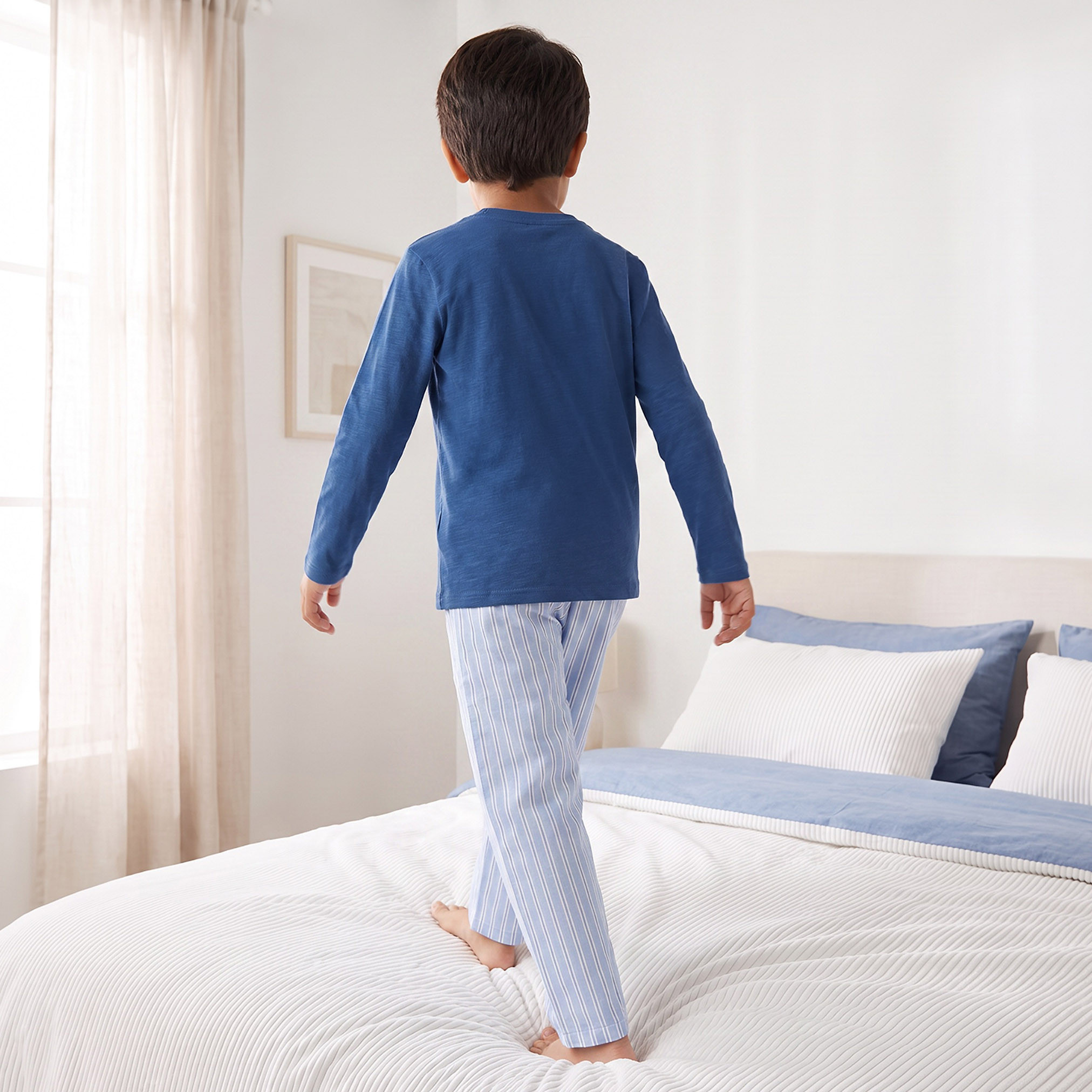 طقم بنطلون بيجاما مخطط وتيشيرت قطن برقبة ضيقة وأكمام طويلة من جونيورز-boys-clothing-nightwear-image-4