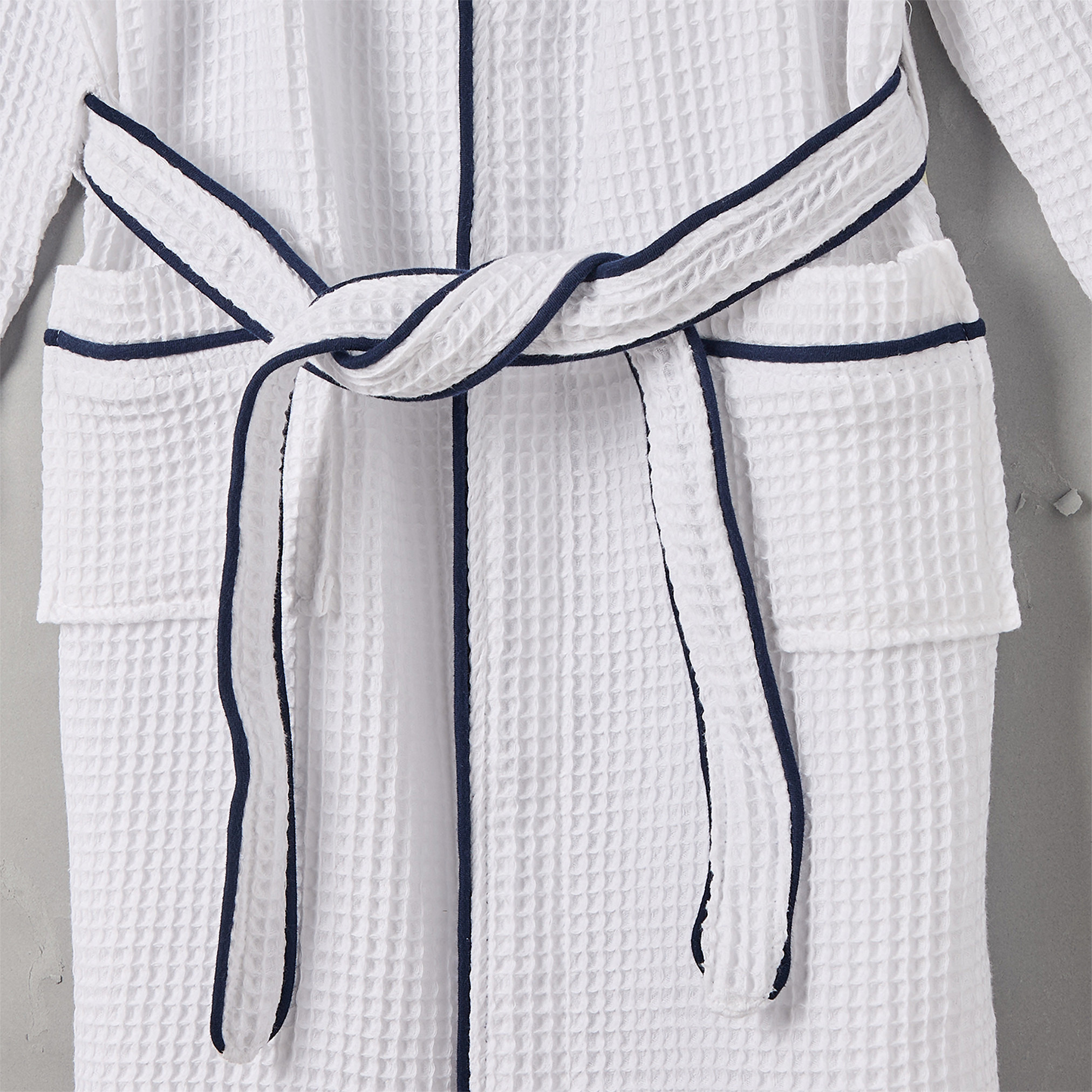روب استحمام قطني بياقة V وأكمام طويلة وأطراف متباينة من جونيورز-boys-clothing-nightwear-image-6