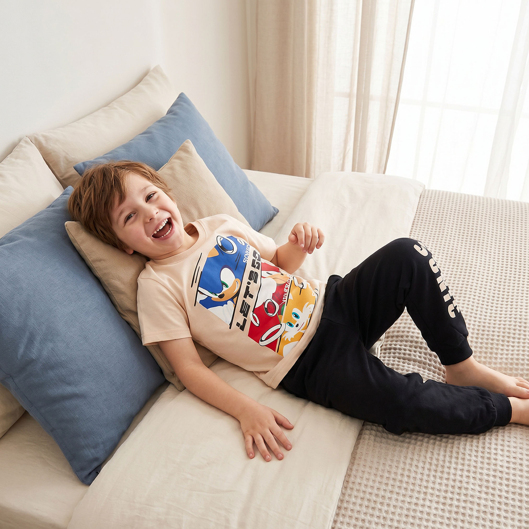 Cotton Crew Neck Short Sleeves Pyjama Set with Sonic the Hedgehog Print-boys-clothing-nightwear-image-8