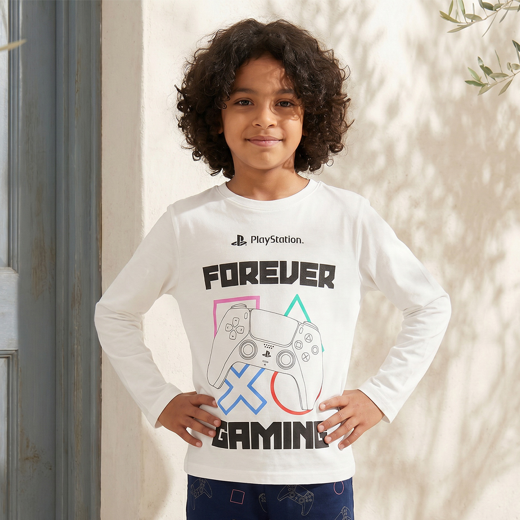 طقم بيجاما قطن بياقة ضيقة وأكمام طويلة وطبعات بلاي ستيشن-boys-clothing-nightwear-image-2
