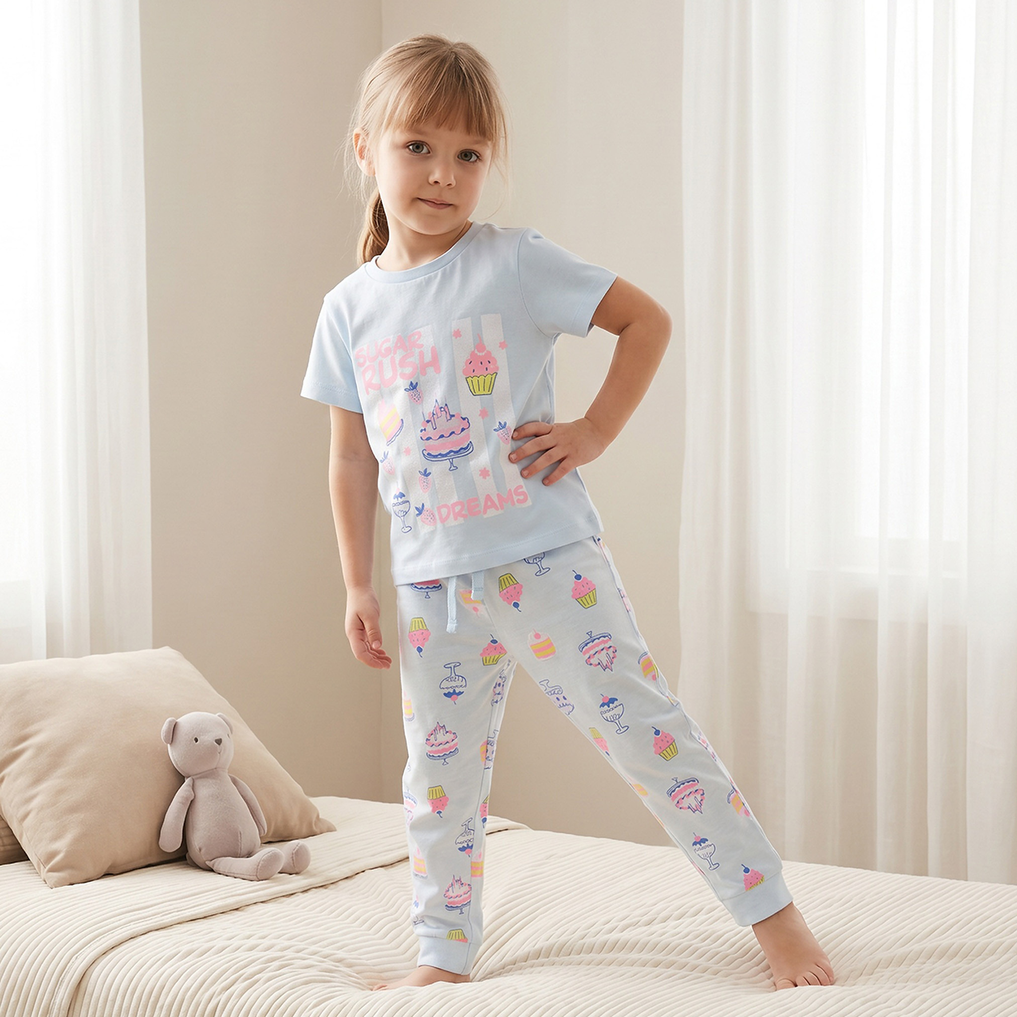 طقم بيجاما قطن بطبعات كب كيك وياقة ضيقة وأكمام قصيرة من جونيورز-girls-clothing-nightwear-image-1