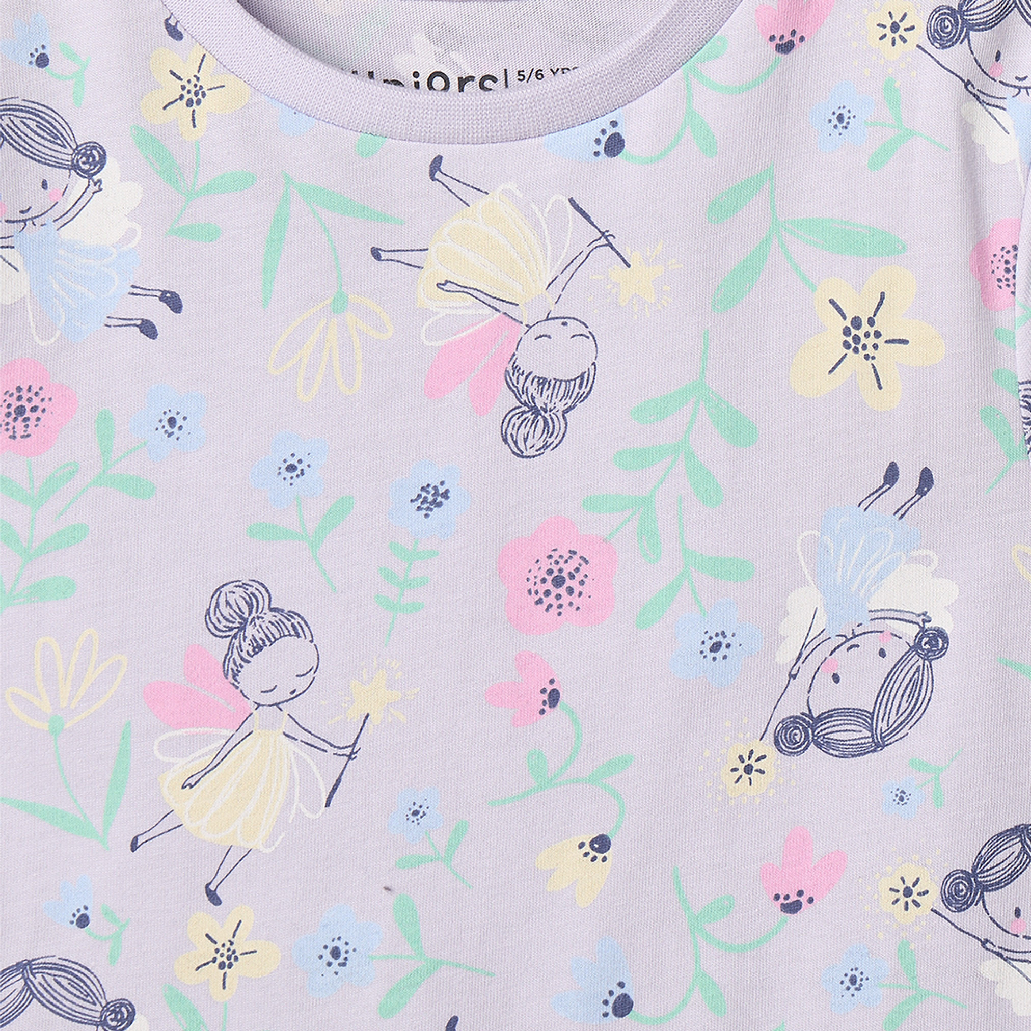 طقم بيجاما قطني بياقة مستديرة وأكمام قصيرة بطبعة فراشات من جونيورز-girls-clothing-nightwear-image-5