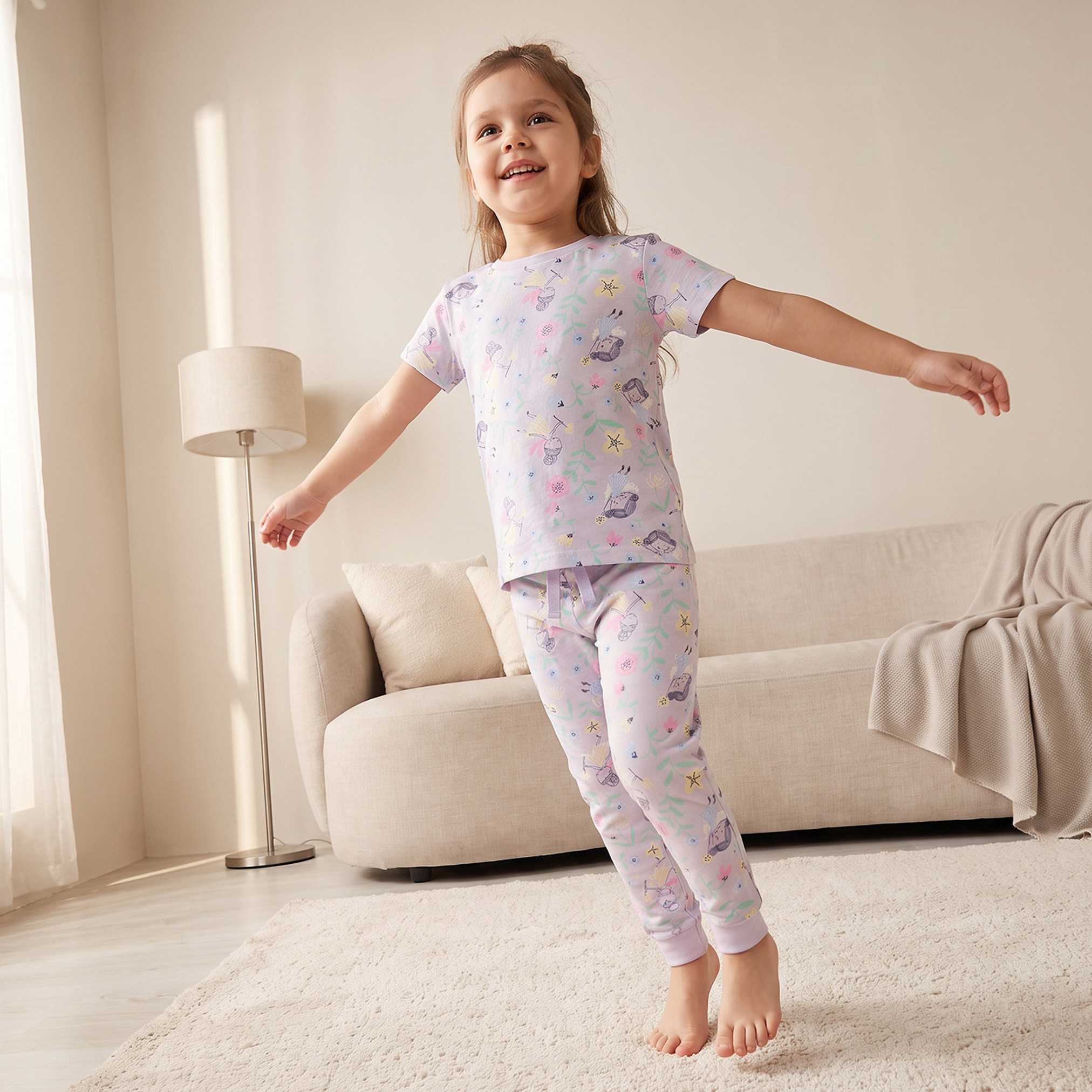 طقم بيجاما قطني بياقة مستديرة وأكمام قصيرة بطبعة فراشات من جونيورز-girls-clothing-nightwear-image-7