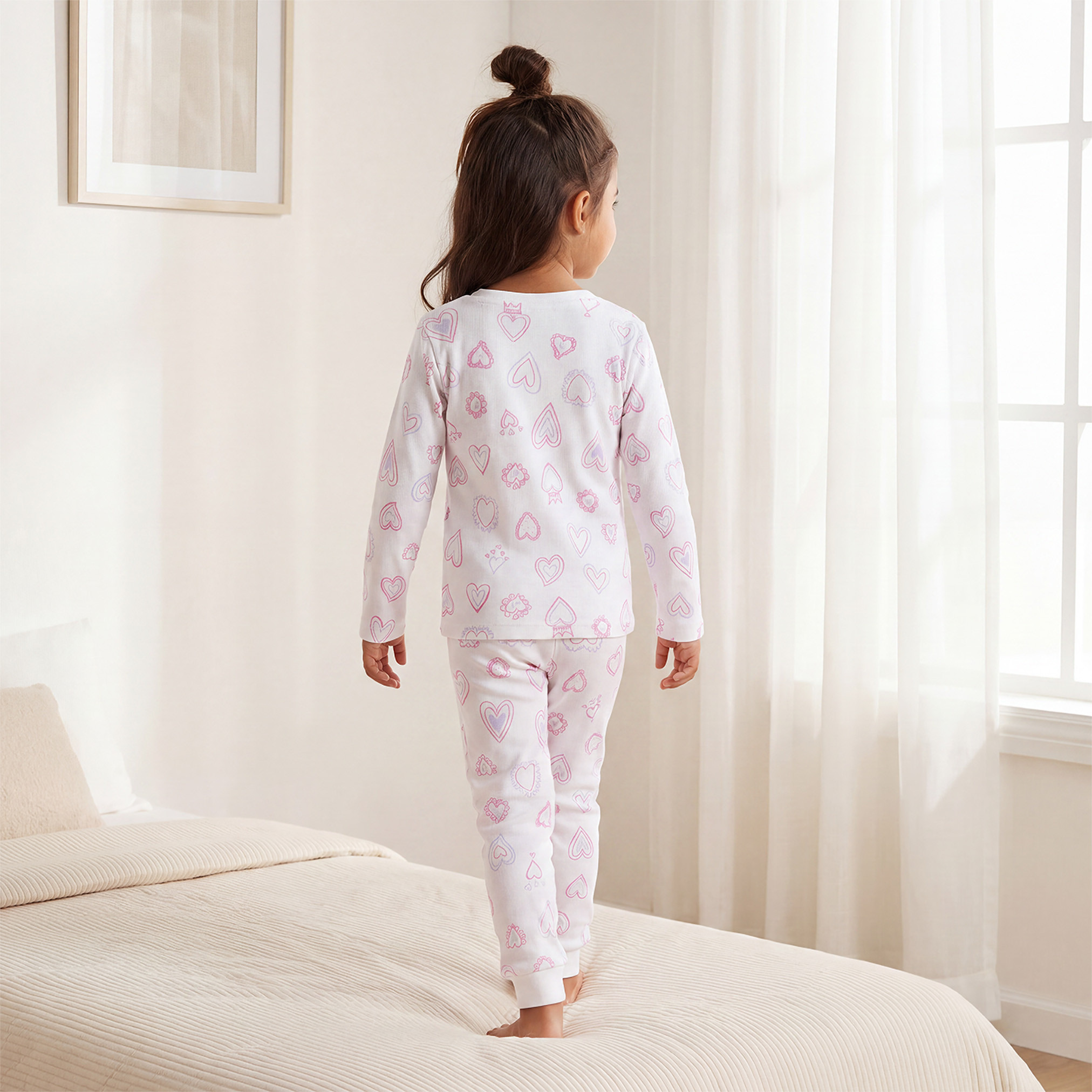 طقم بيجاما قطن بياقة مستديرة وأكمام طويلة وطبعات قلوب من جونيورز-girls-clothing-nightwear-image-4