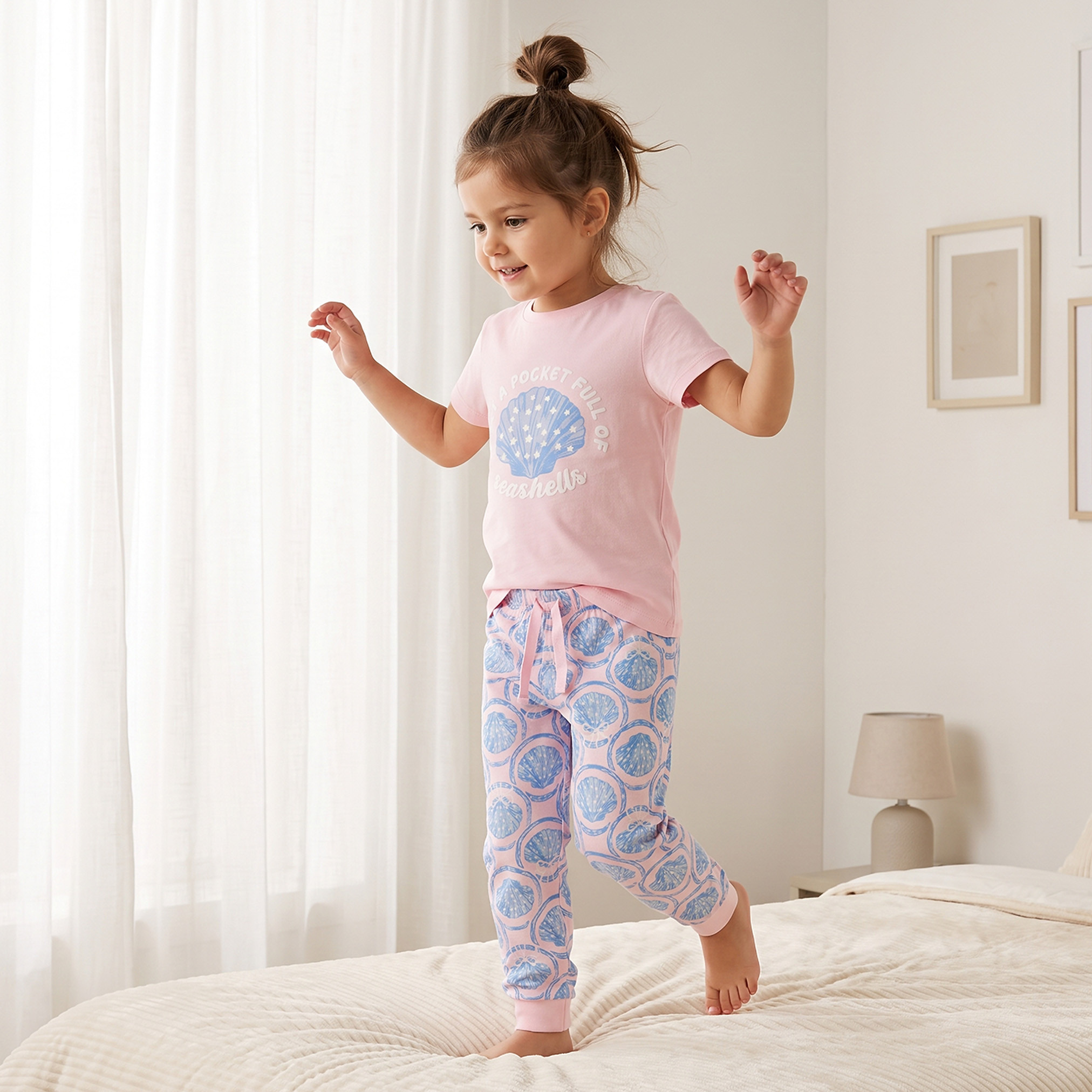 طقم بيجاما قطن بياقة ضيقة وأكمام قصيرة وطبعات من جونيورز-girls-clothing-nightwear-image-1