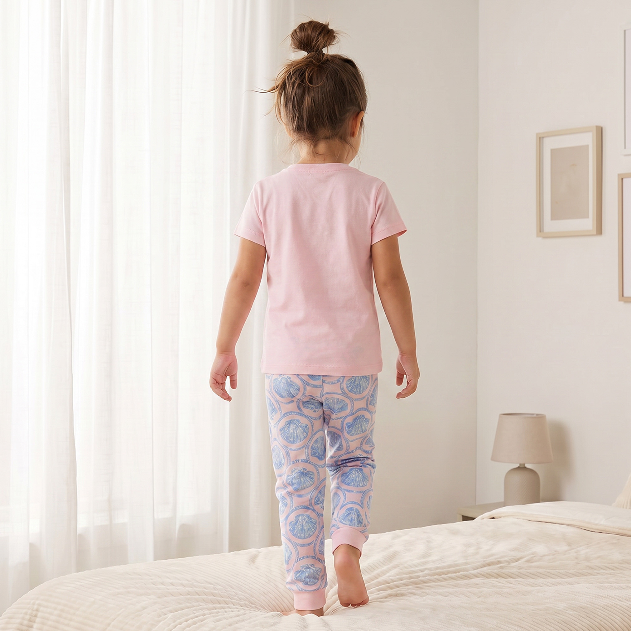 طقم بيجاما قطن بياقة ضيقة وأكمام قصيرة وطبعات من جونيورز-girls-clothing-nightwear-image-4