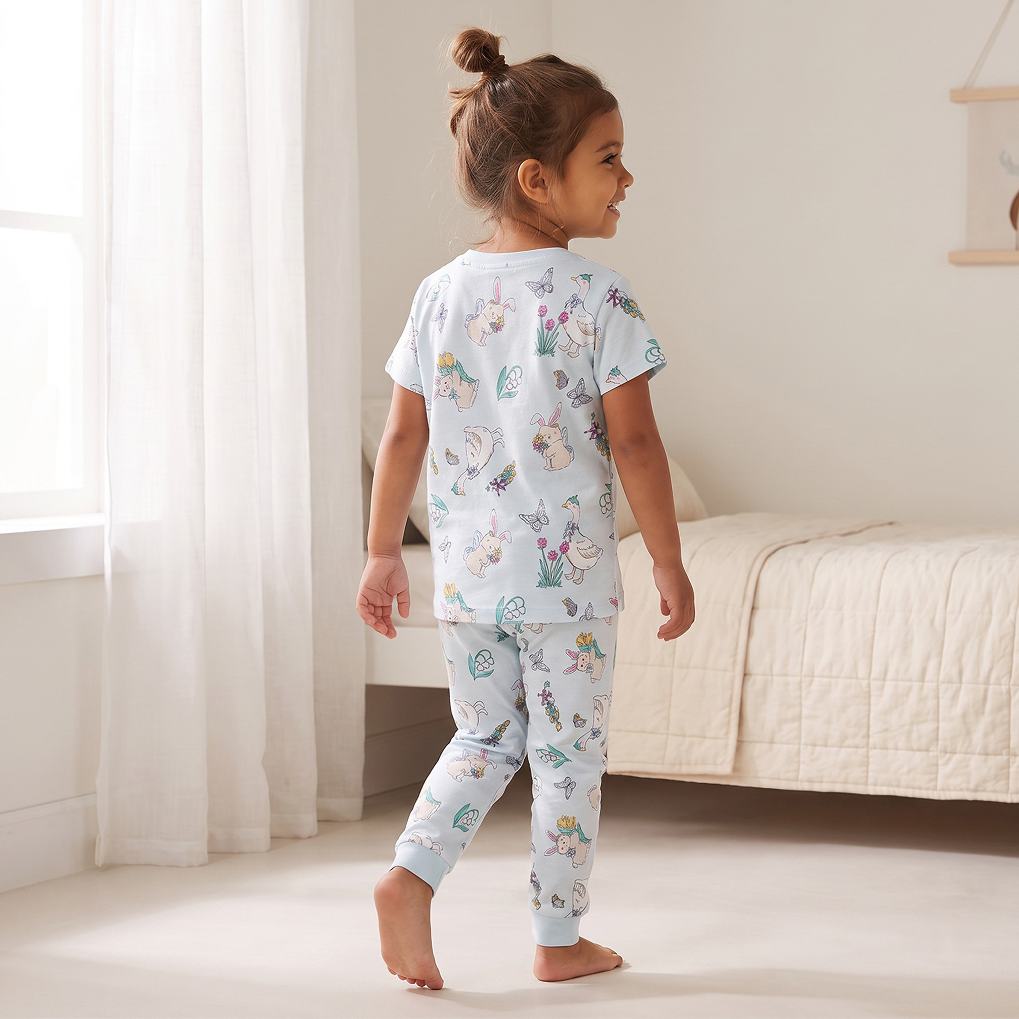 طقم بيجاما برقبة ضيقة وأكمام قصيرة وطبعات من جونيورز-girls-clothing-nightwear-image-4