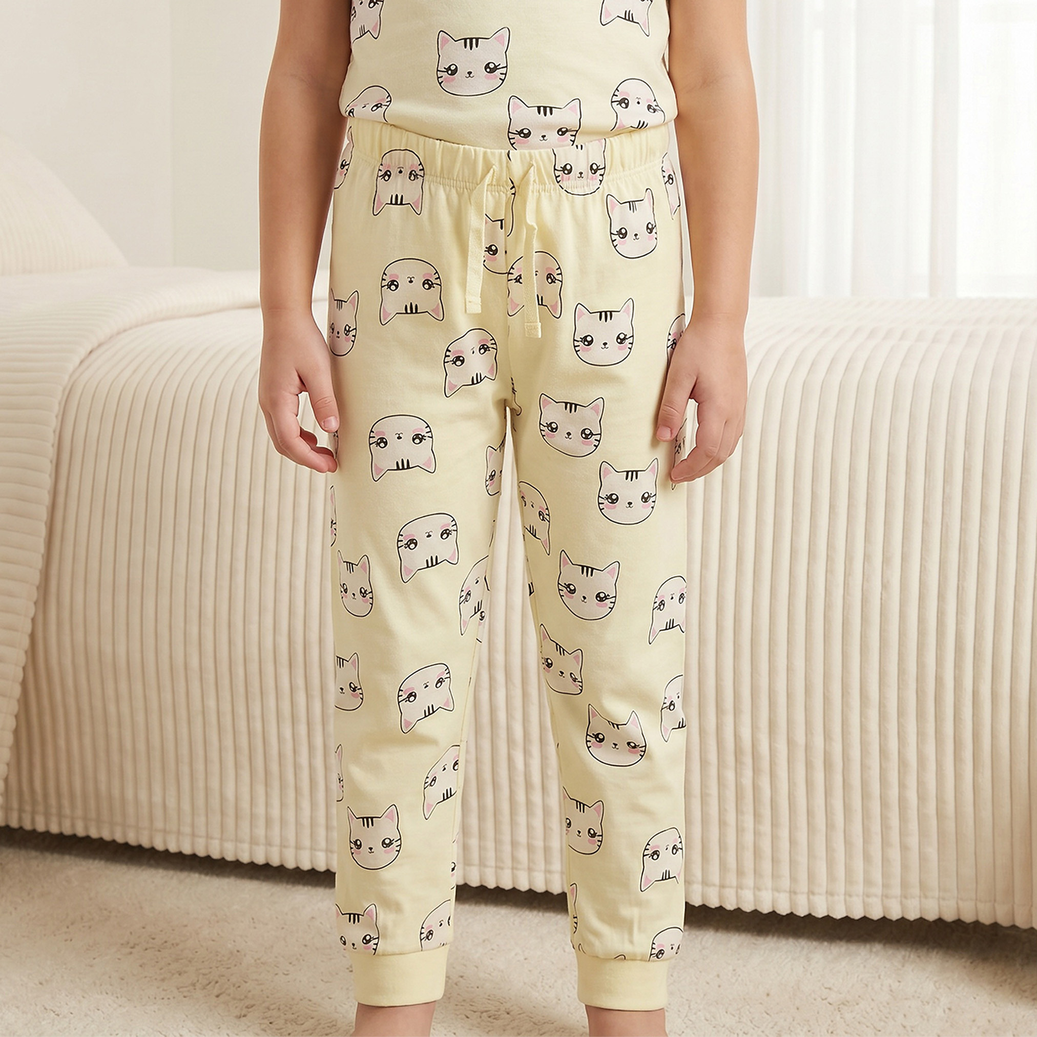طقم بيجاما قطن بطبعات قطة وياقة ضيقة وأكمام قصيرة من جونيورز-girls-clothing-nightwear-image-3