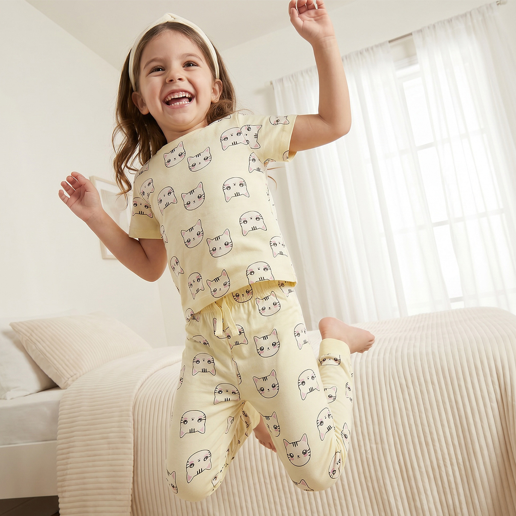 طقم بيجاما قطن بطبعات قطة وياقة ضيقة وأكمام قصيرة من جونيورز-girls-clothing-nightwear-image-7