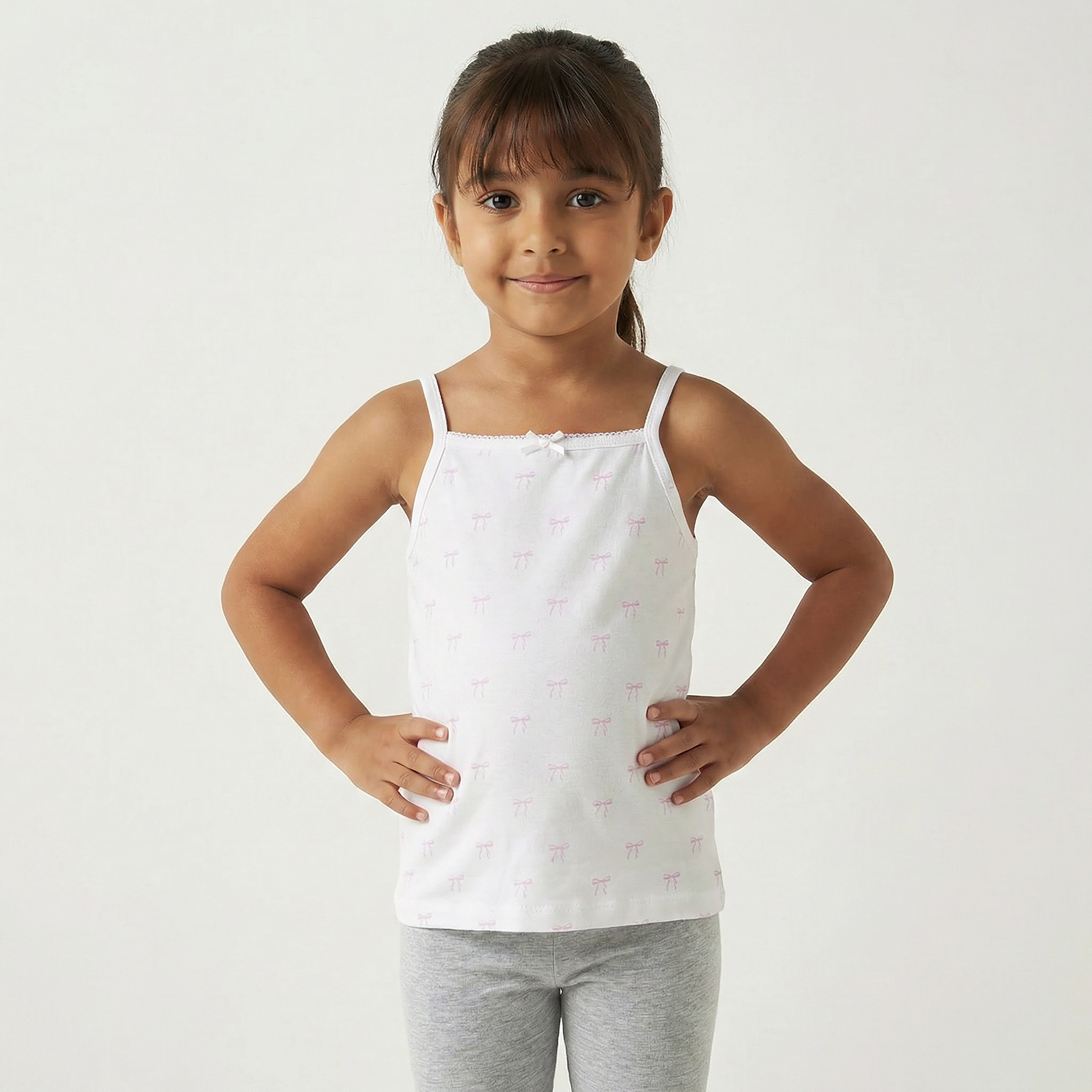 فيستات قطن برقبة مربعة وطبعات متنوعة من جونيورز - عبوة من 7 قطع-girls-clothing-innerwear-vests-image-10