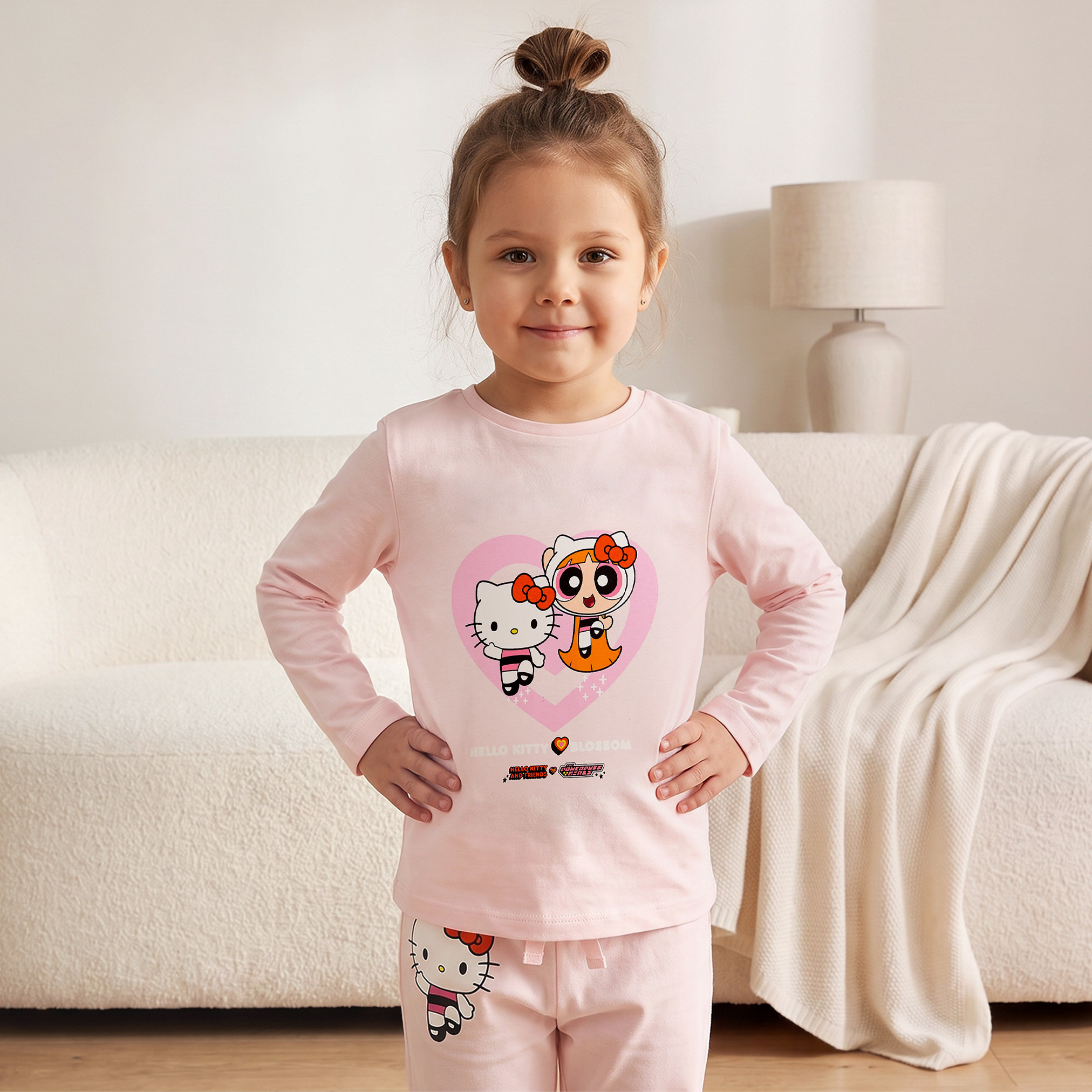 طقم بيجاما قطن بياقة مستديرة وأكمام طويلة وطبعات هيلو كيتي من سانريو-girls-clothing-nightwear-image-2