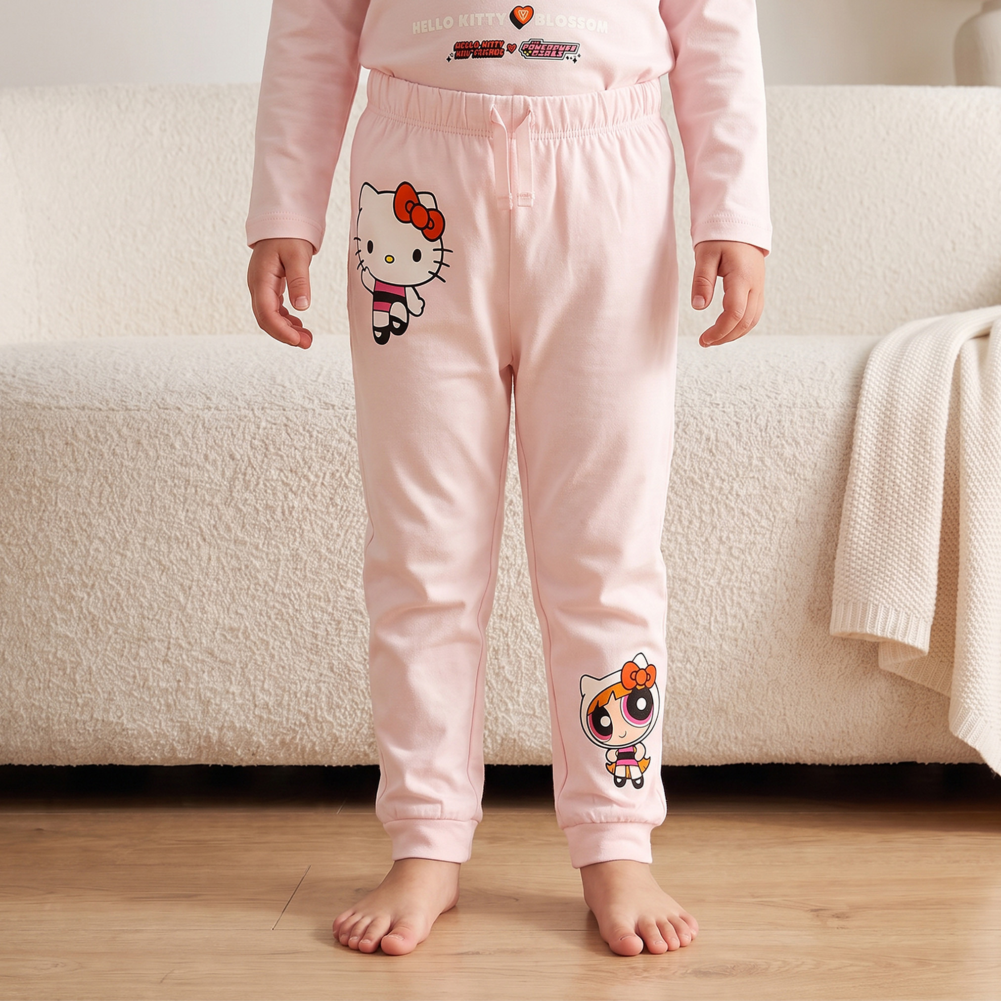 طقم بيجاما قطن بياقة مستديرة وأكمام طويلة وطبعات هيلو كيتي من سانريو-girls-clothing-nightwear-image-3