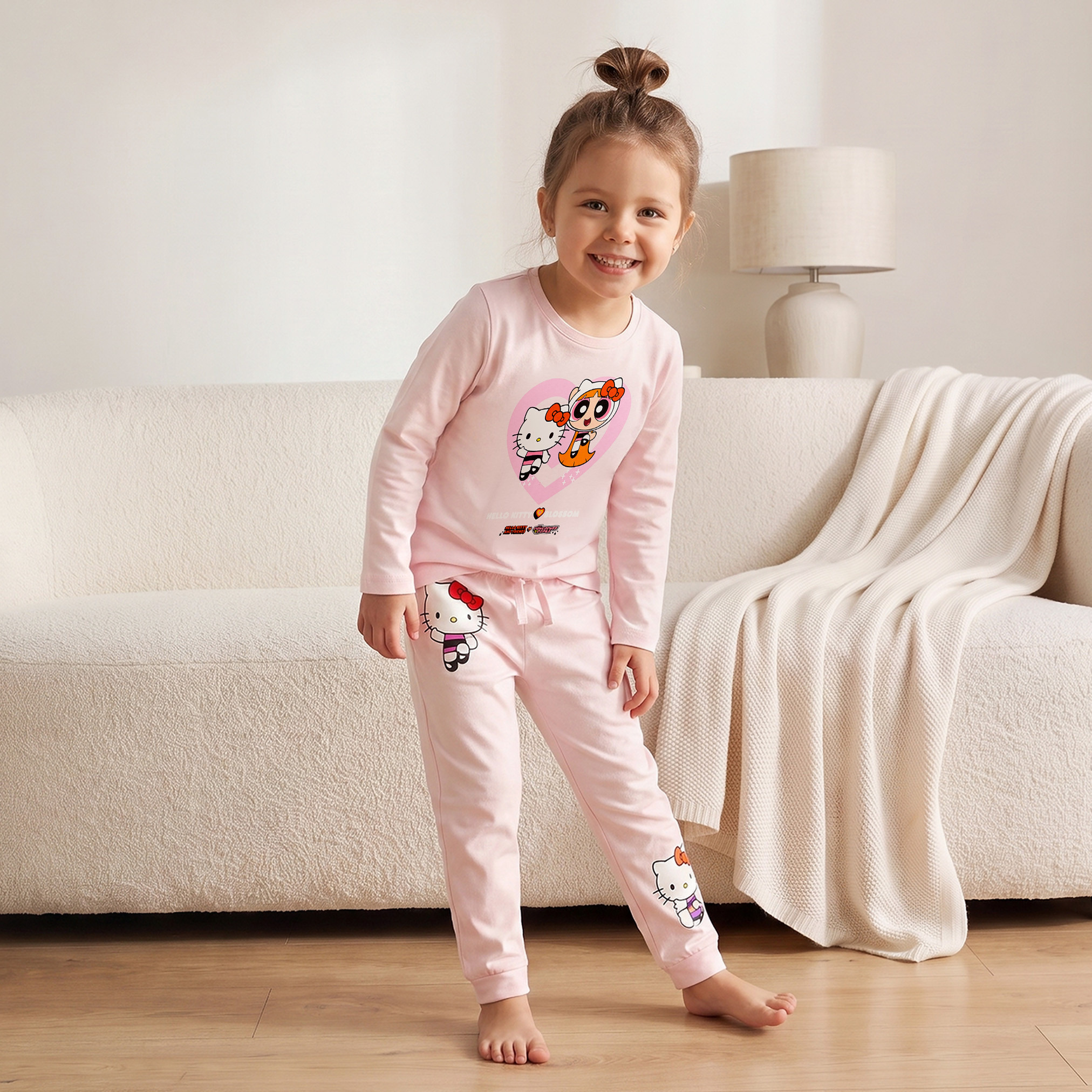 طقم بيجاما قطن بياقة مستديرة وأكمام طويلة وطبعات هيلو كيتي من سانريو-girls-clothing-nightwear-image-7