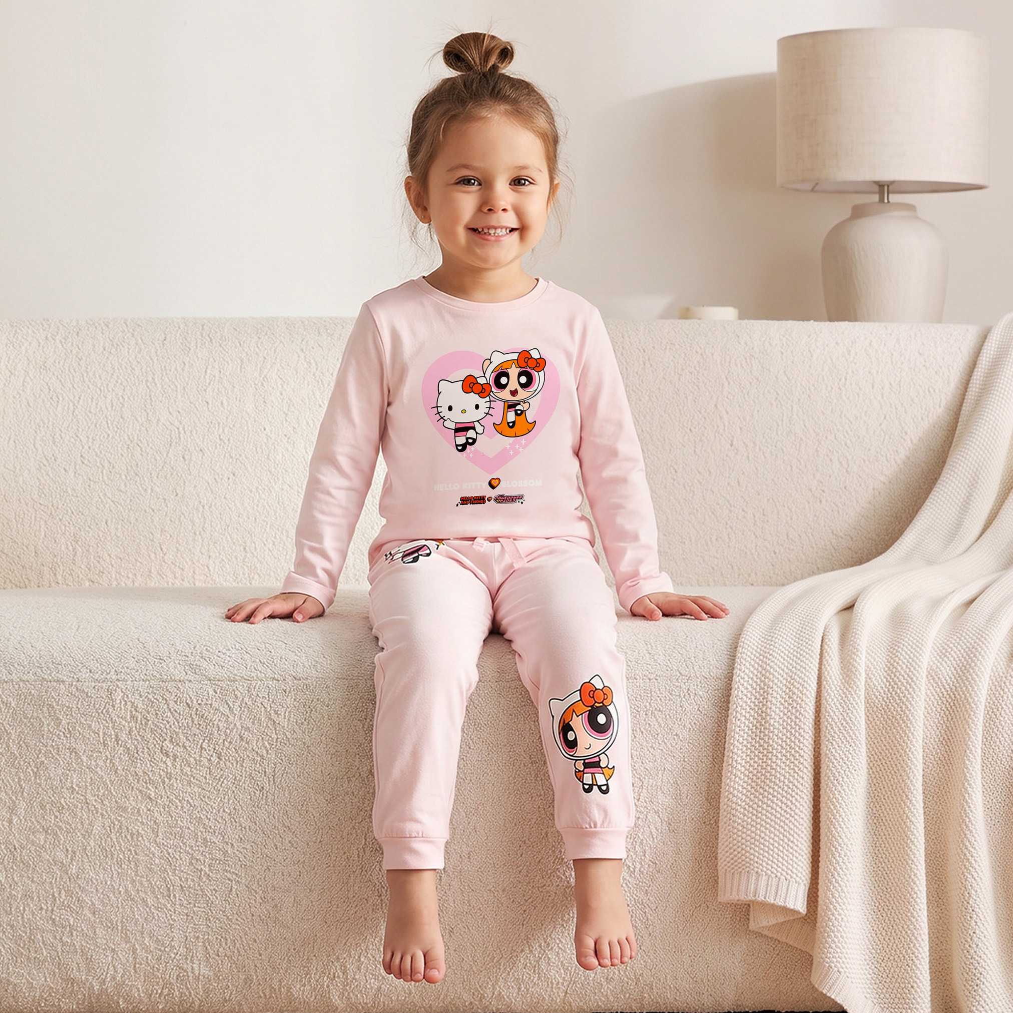 طقم بيجاما قطن بياقة مستديرة وأكمام طويلة وطبعات هيلو كيتي من سانريو-girls-clothing-nightwear-image-8