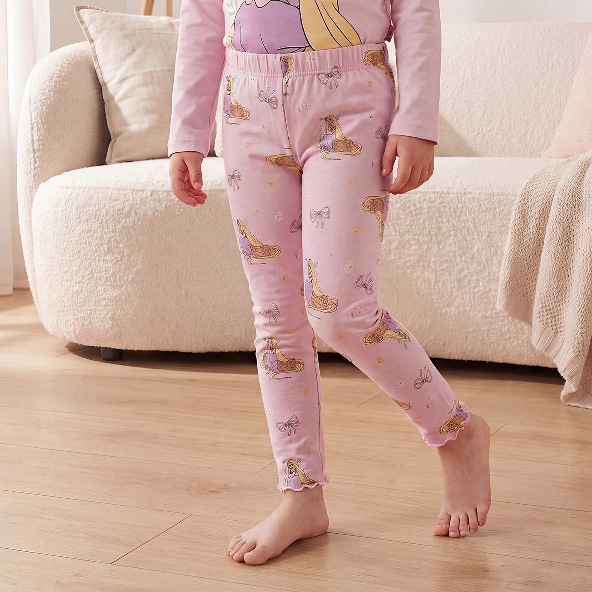 طقم بيجاما قطن بطبعات رابونزل بياقة ضيقة وأكمام طويلة من ديزني-girls-clothing-nightwear-image-3
