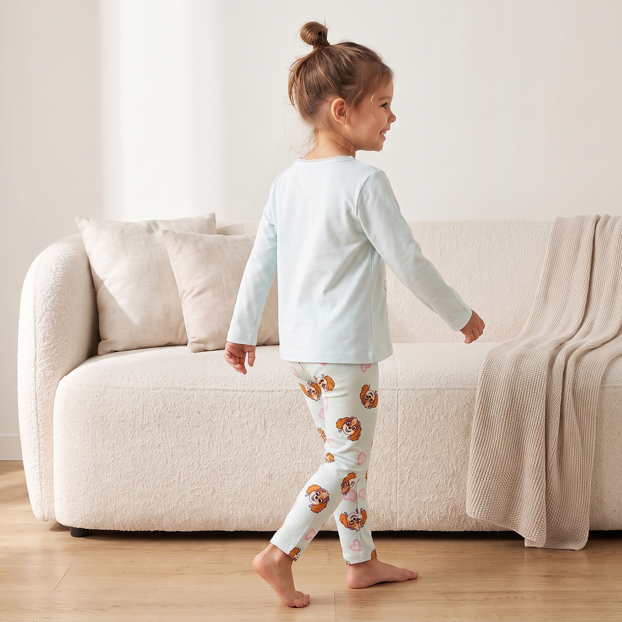 طقم بيجاما قطني بياقة مستديرة وأكمام طويلة بطبعة سكاي-girls-clothing-nightwear-image-4