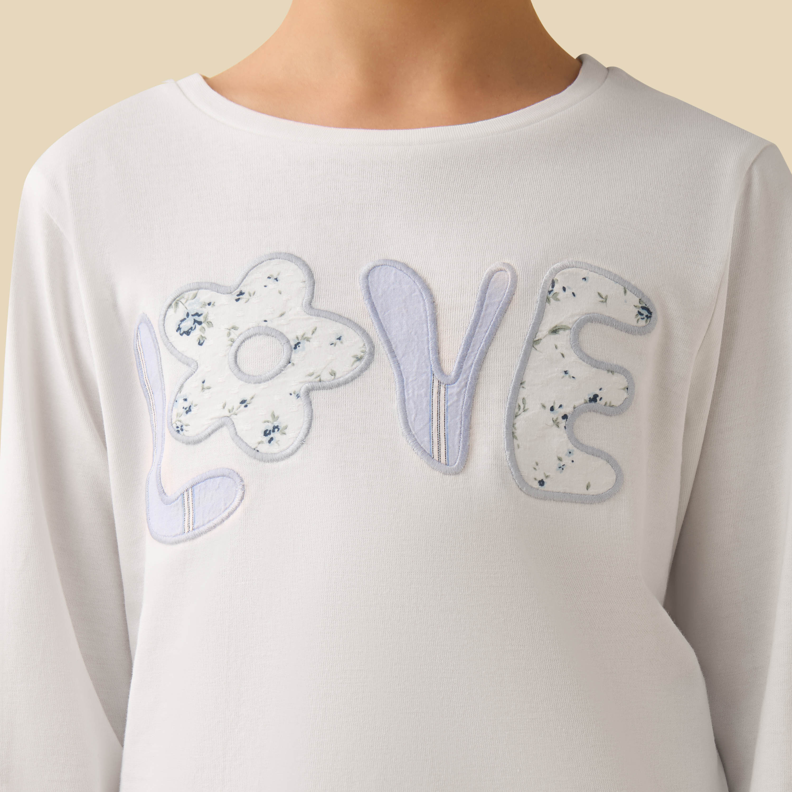 Juniors Cotton Round Neck Long Sleeves Pyjama Set with Applique Detail-girls-clothing-nightwear-image-6