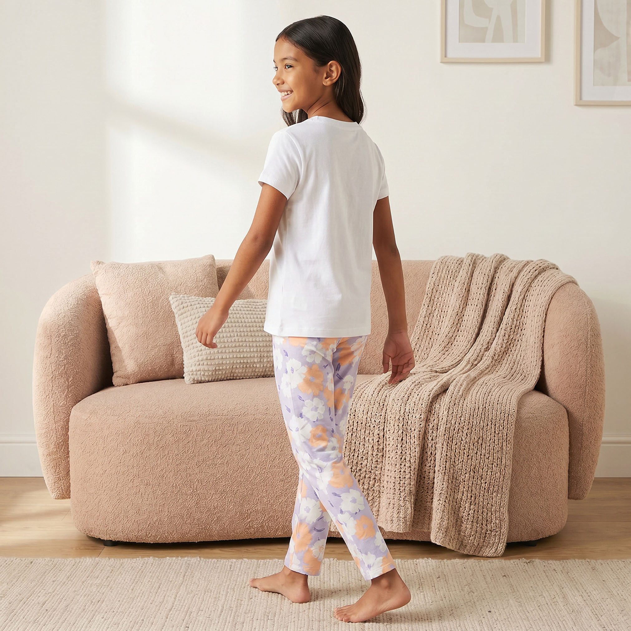 طقم بيجاما قطن بطبعات أزهار وياقة ضيقة وأكمام قصيرة من جونيورز-girls-clothing-nightwear-image-4