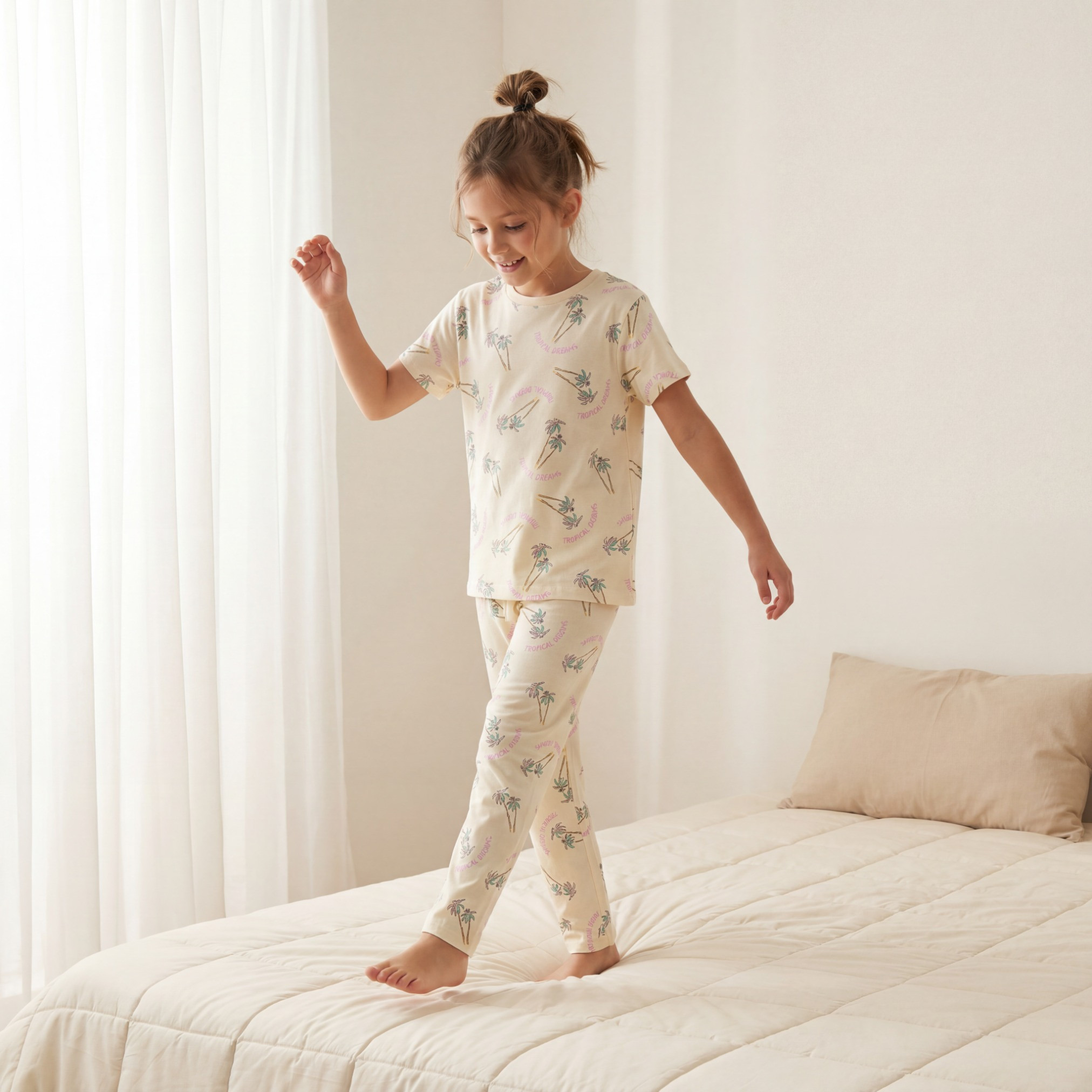 طقم بيجاما قطني بياقة مستديرة وأكمام قصيرة بطبعة زهور من جونيورز - 3 قطع-girls-clothing-nightwear-image-8