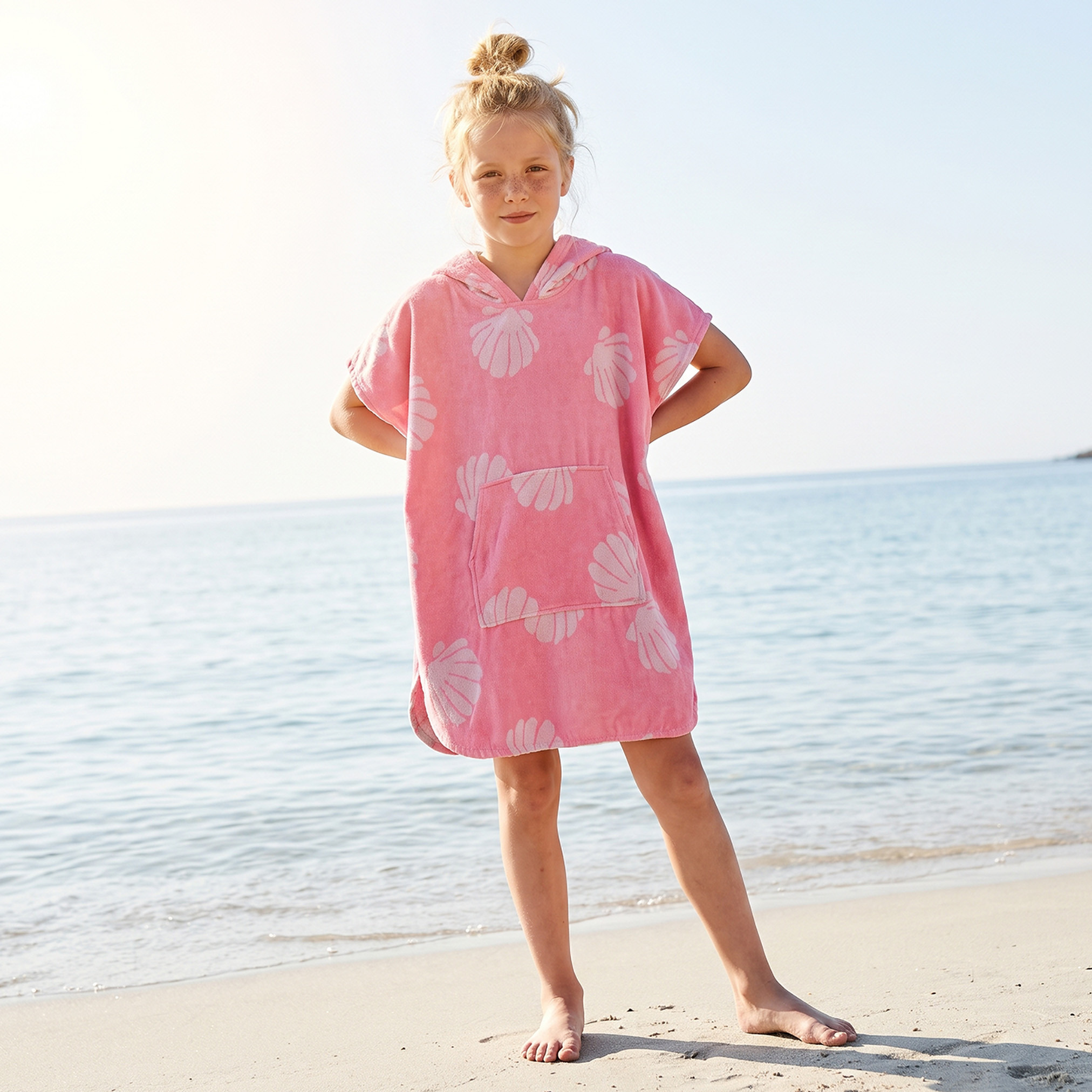 روب حمام قطني بأكمام قصيرة وقبعة وطبعات من جونيورز-girls-clothing-swimwear-image-5