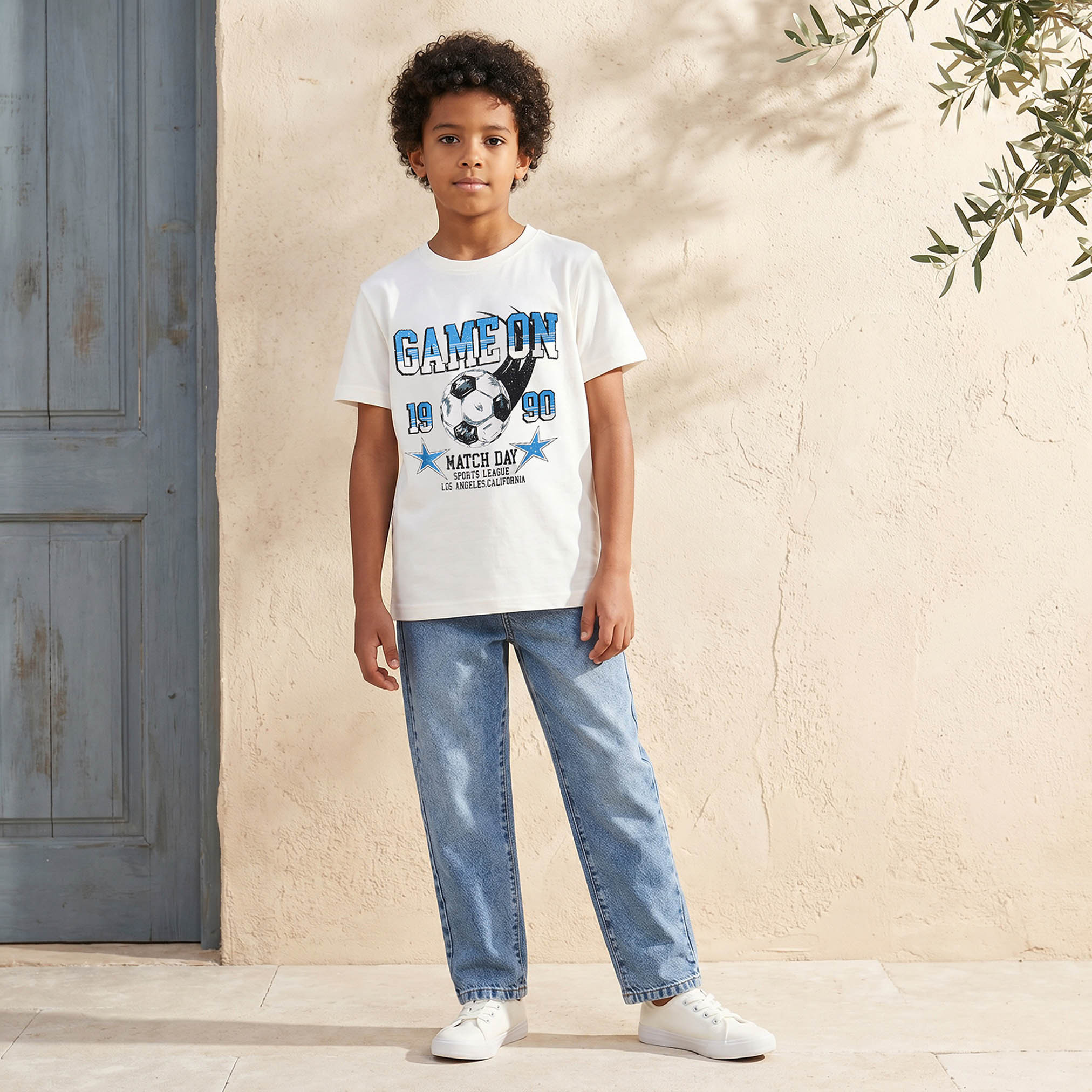 تيشيرت بياقة دائرية وأكمام قصيرة بطبعة كرة قدم من جونيورز-boys-clothing-tshirtsandpolos-image-2