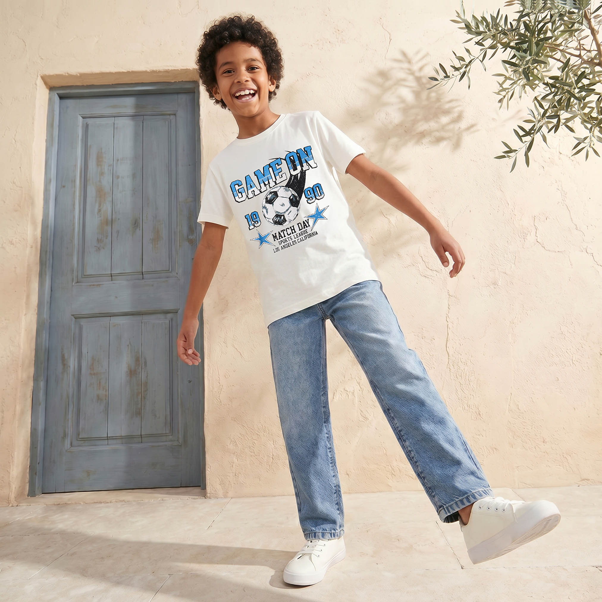 تيشيرت بياقة دائرية وأكمام قصيرة بطبعة كرة قدم من جونيورز-boys-clothing-tshirtsandpolos-image-5