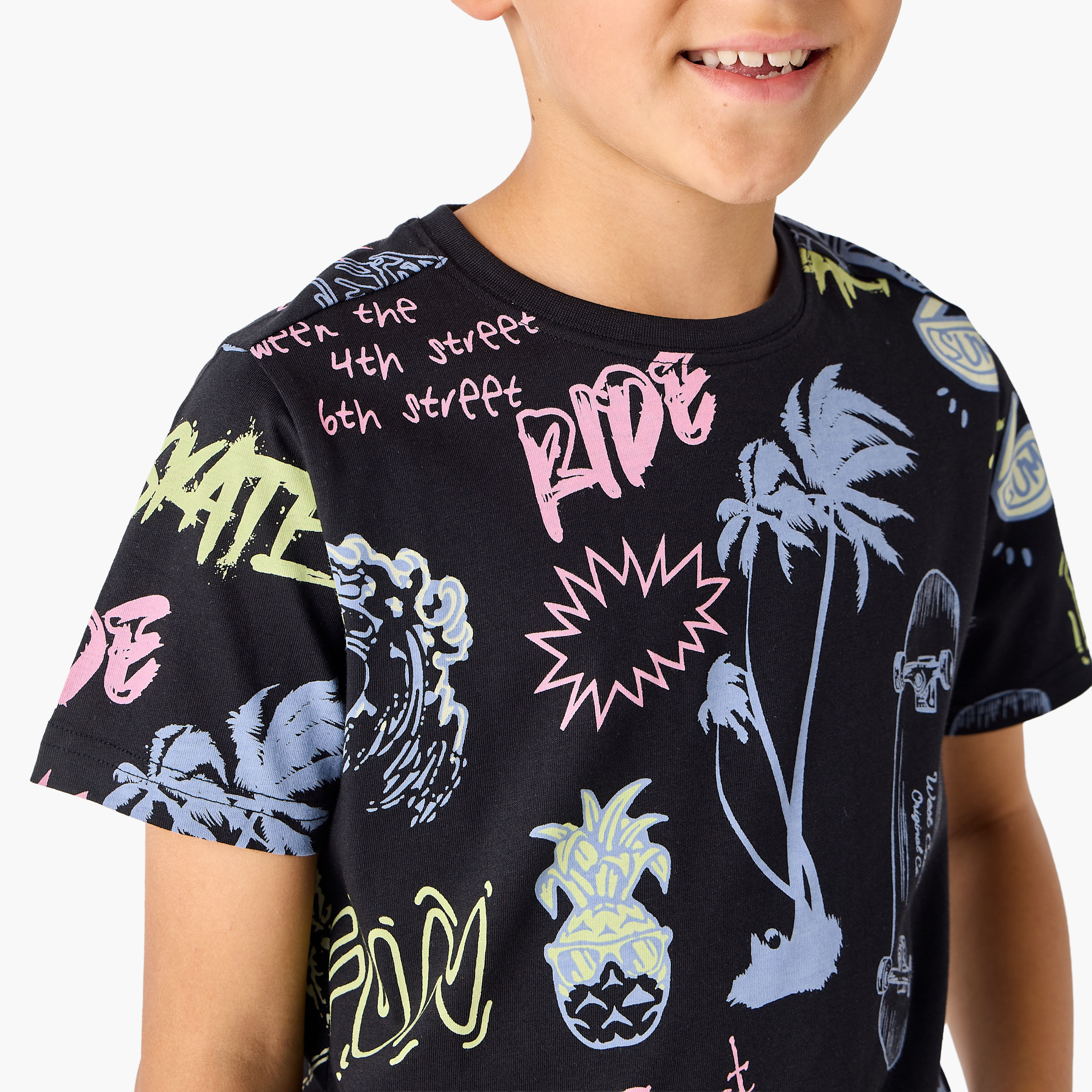 تيشيرت برقبة ضيقة وأكمام قصيرة وطبعات من جونيورز-boys-clothing-tshirtsandpolos-image-4
