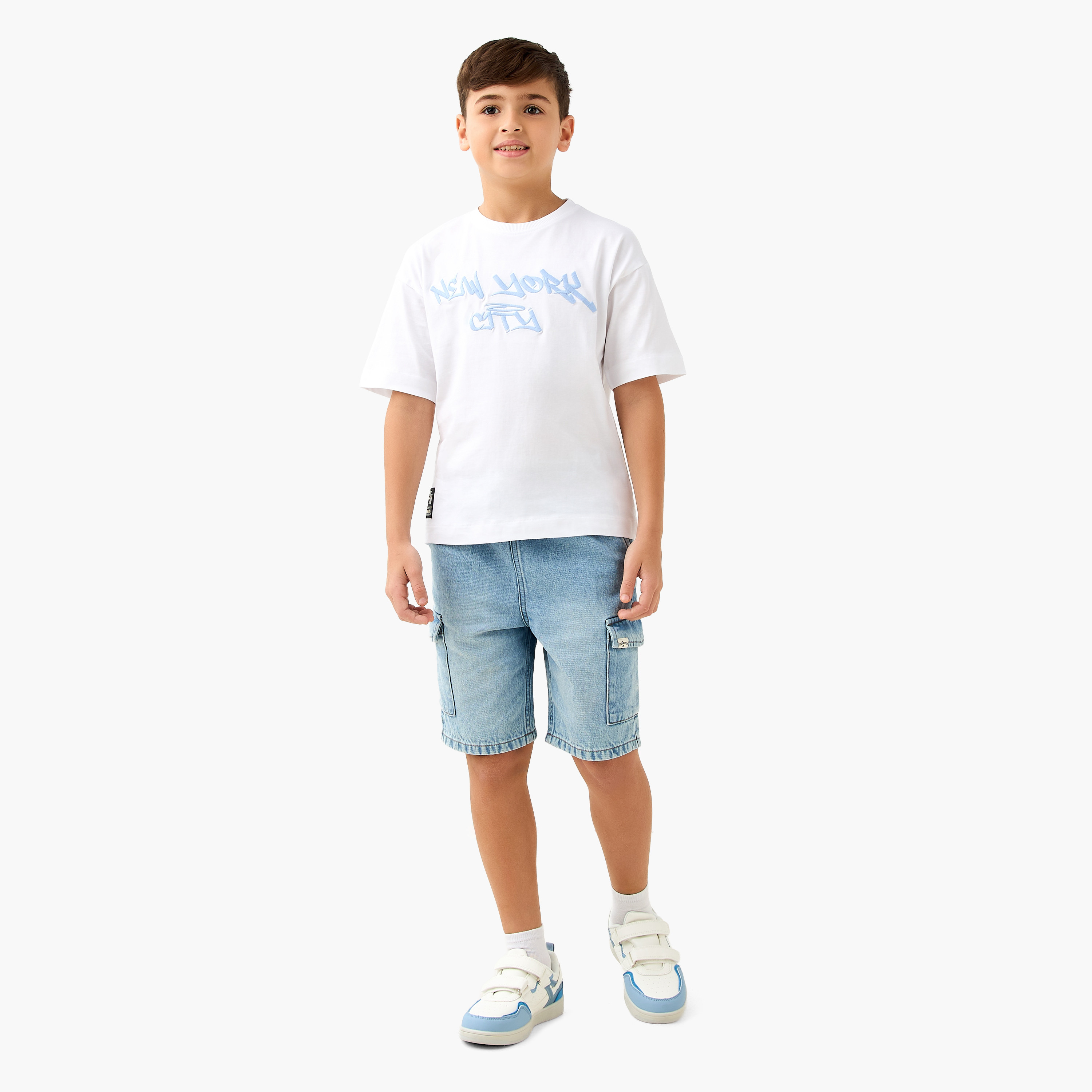 تيشيرت بياقة مستديرة وأكمام قصيرة بتطريز نيويورك سيتي من جونيورز-boys-clothing-tshirtsandpolos-image-2