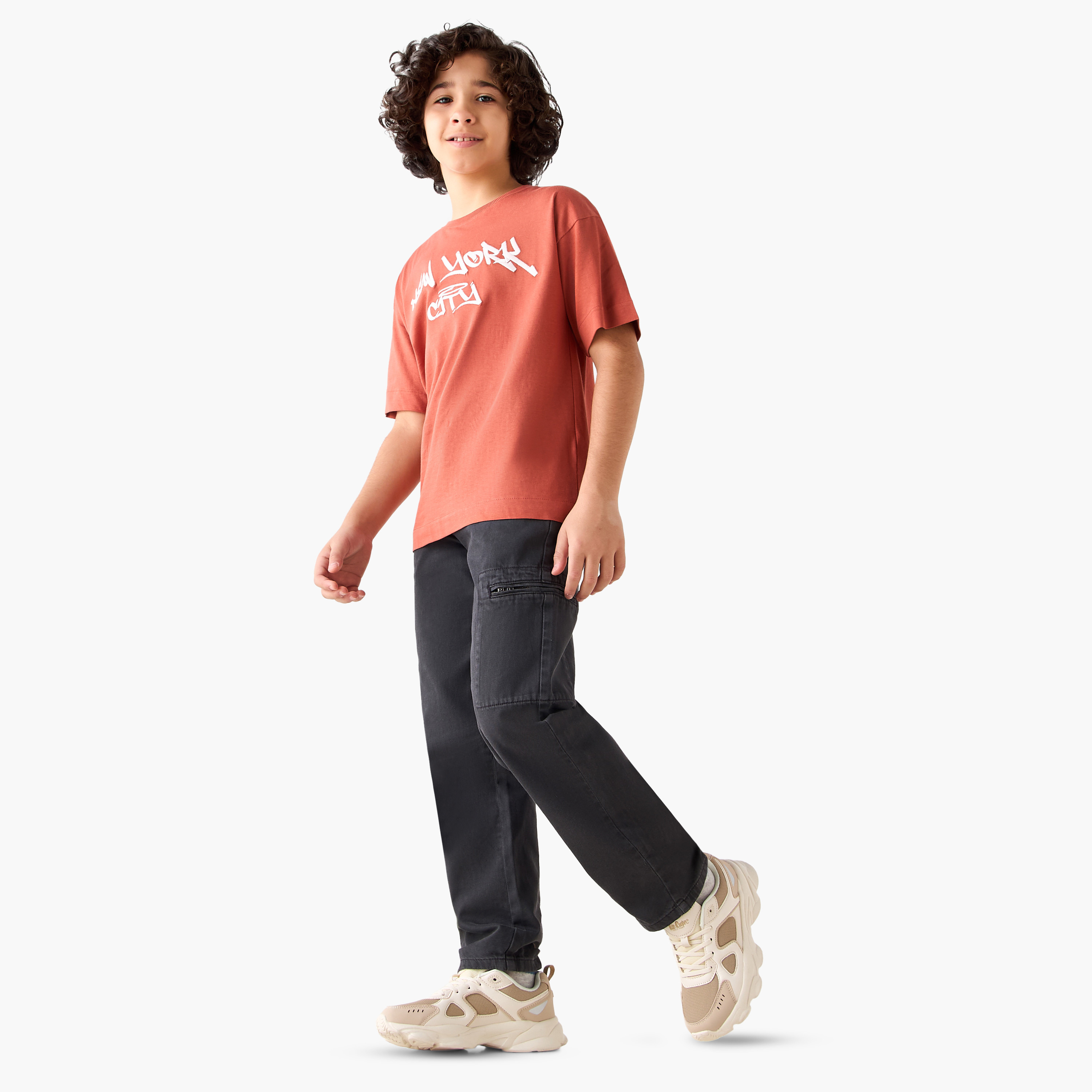 تيشيرت بياقة مستديرة وأكمام قصيرة بتطريز نيويورك سيتي من جونيورز-boys-clothing-tshirtsandpolos-image-4