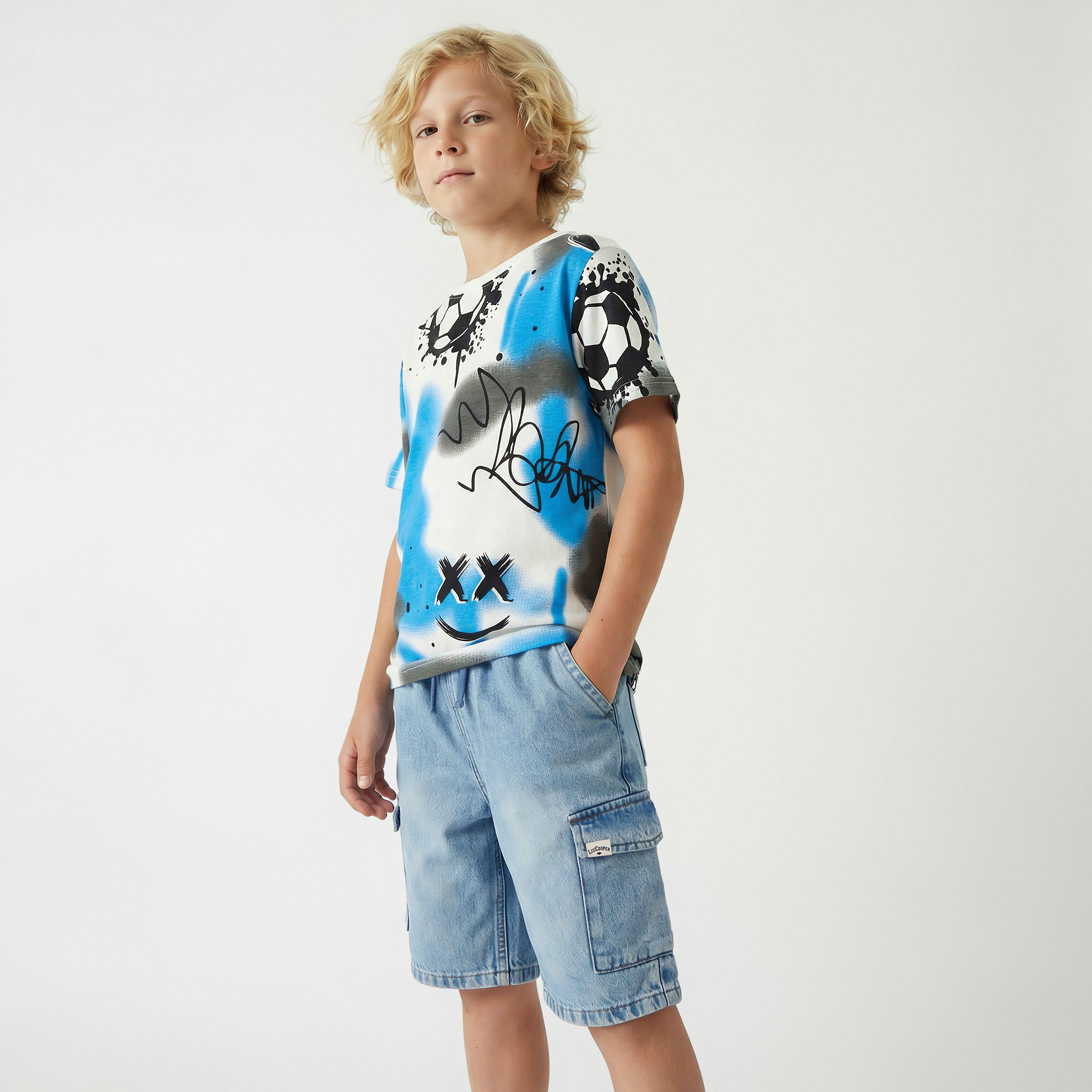 تيشيرت بياقة ضيقة وأكمام قصيرة وطبعات جرافيتي من جونيورز-boys-clothing-tshirtsandpolos-image-5