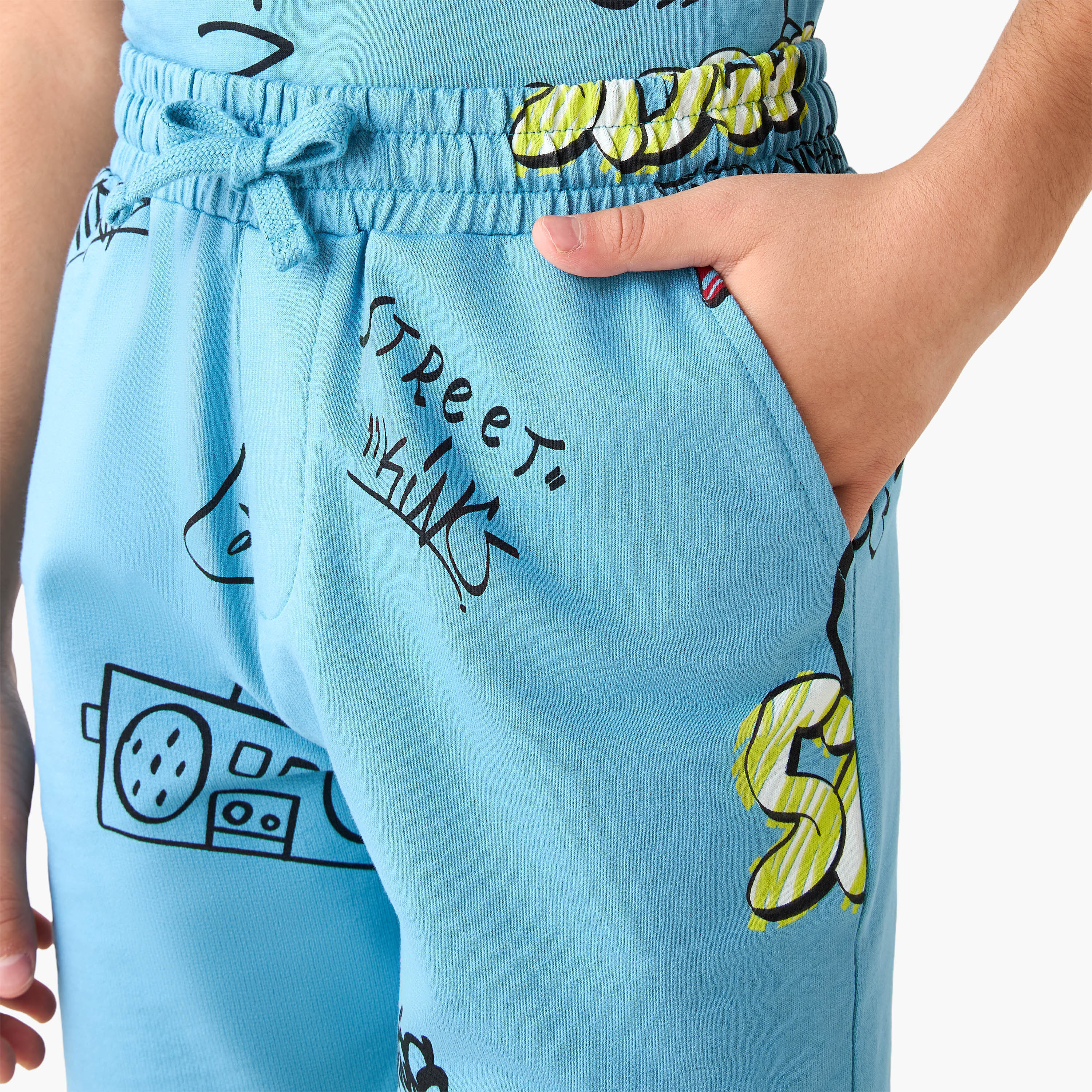 Juniors Knee Length Elasticated Drawstring Waist Shorts with Graphic Print-boys-clothing-bottoms-shorts-image-4