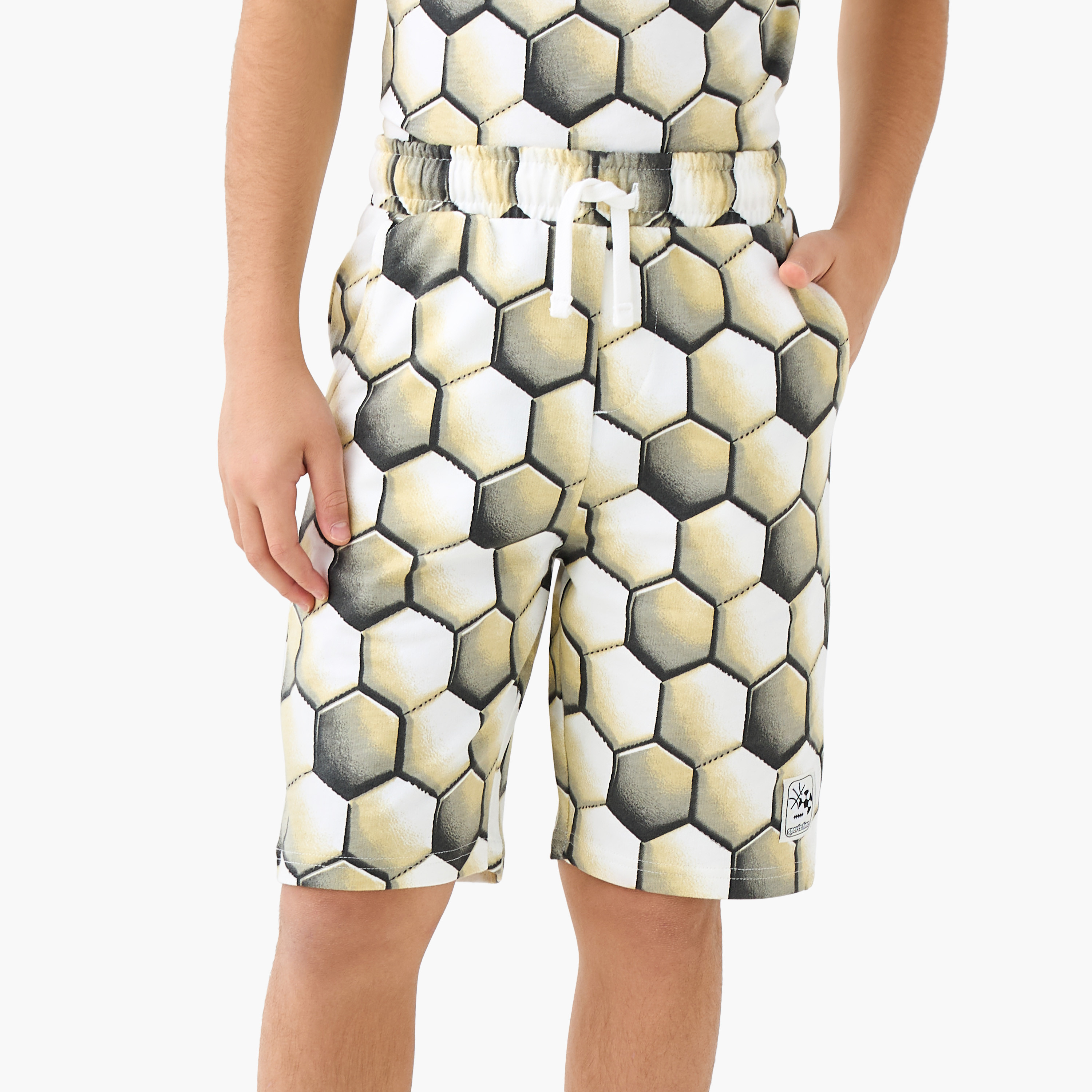 شورت بطبعات هندسية ورباط خصر من جونيورز-boys-clothing-bottoms-shorts-image-5