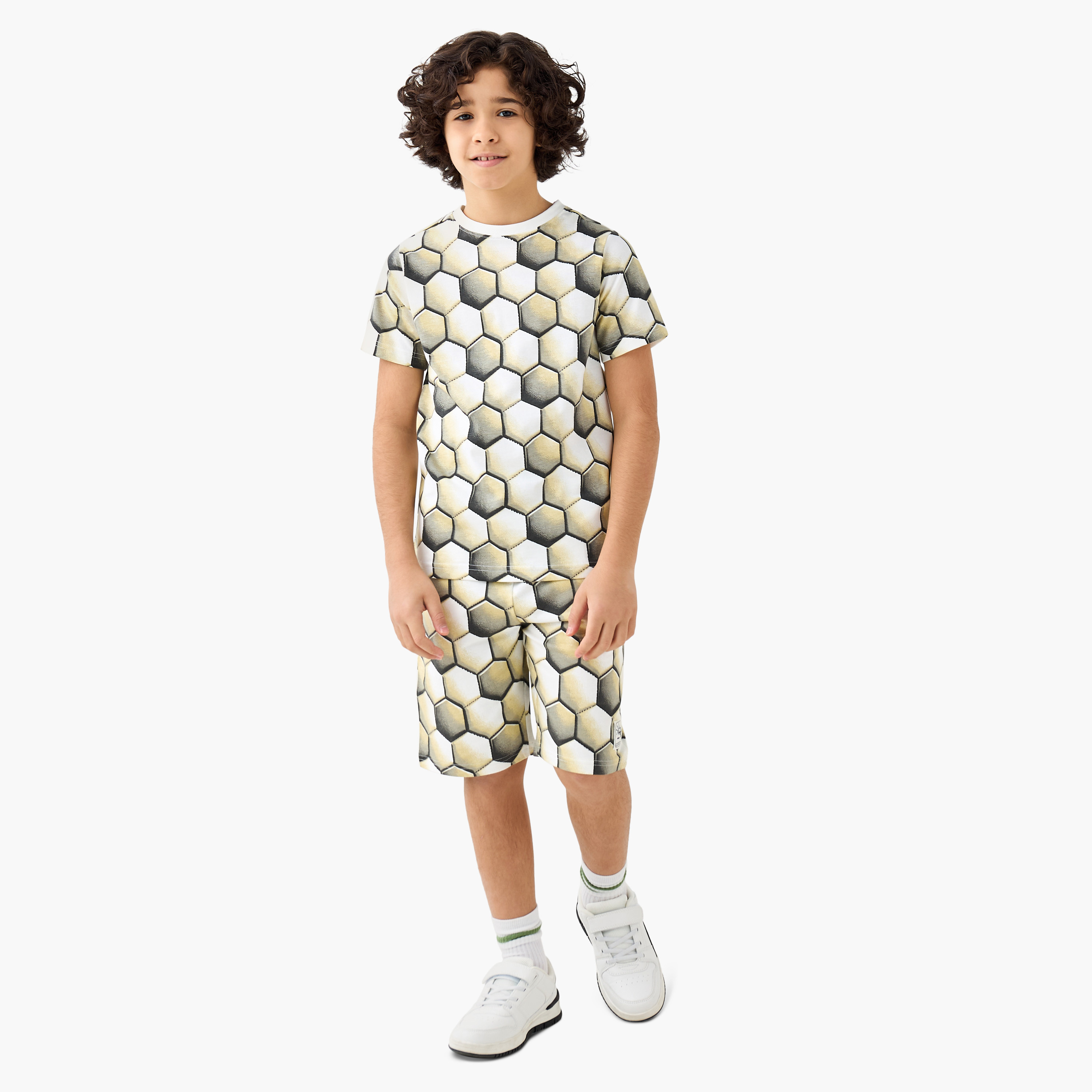 شورت بطبعات هندسية ورباط خصر من جونيورز-boys-clothing-bottoms-shorts-image-4