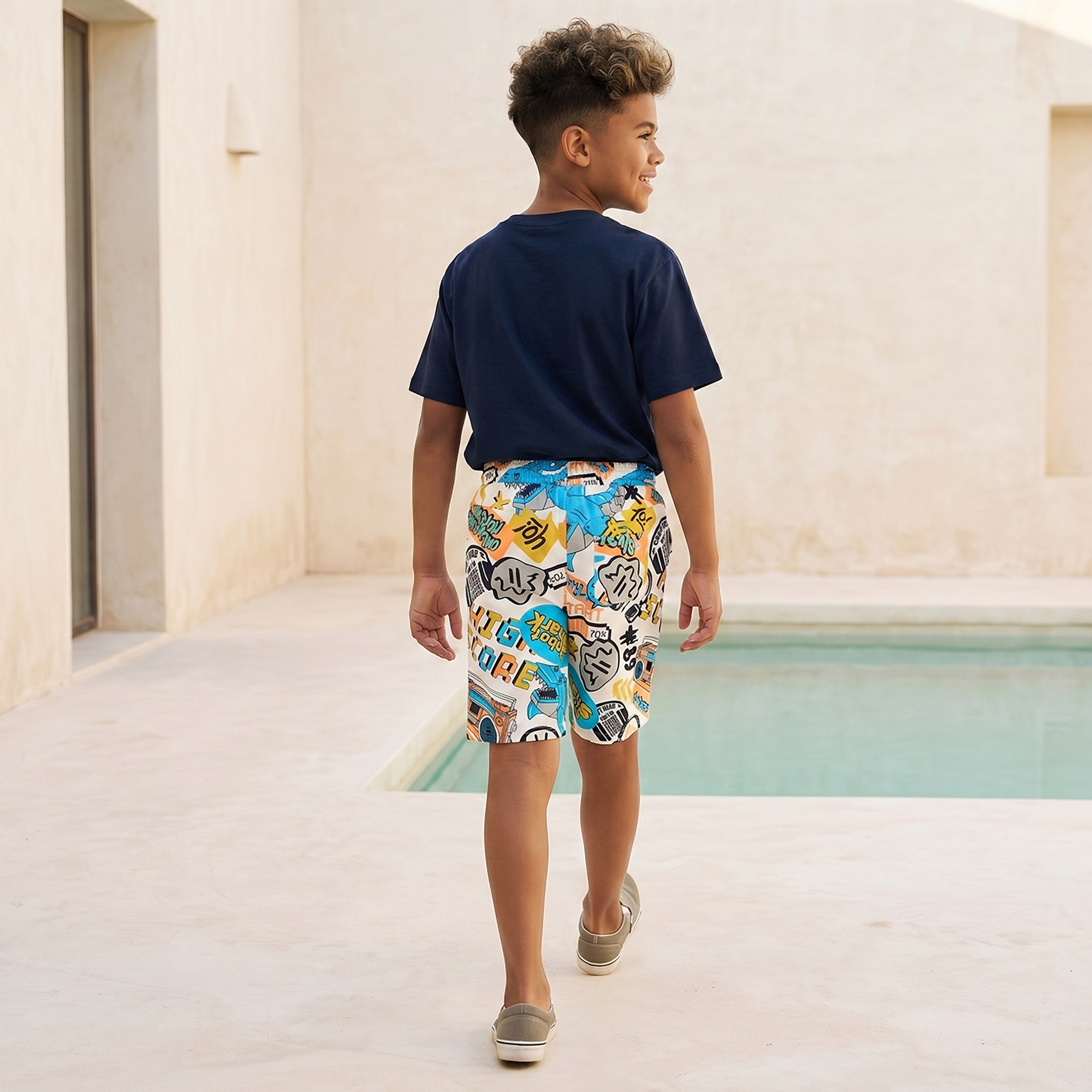 شورت بطول الركبة برباط خصر وطبعات جرافيك من جونيورز-boys-clothing-bottoms-shorts-image-4