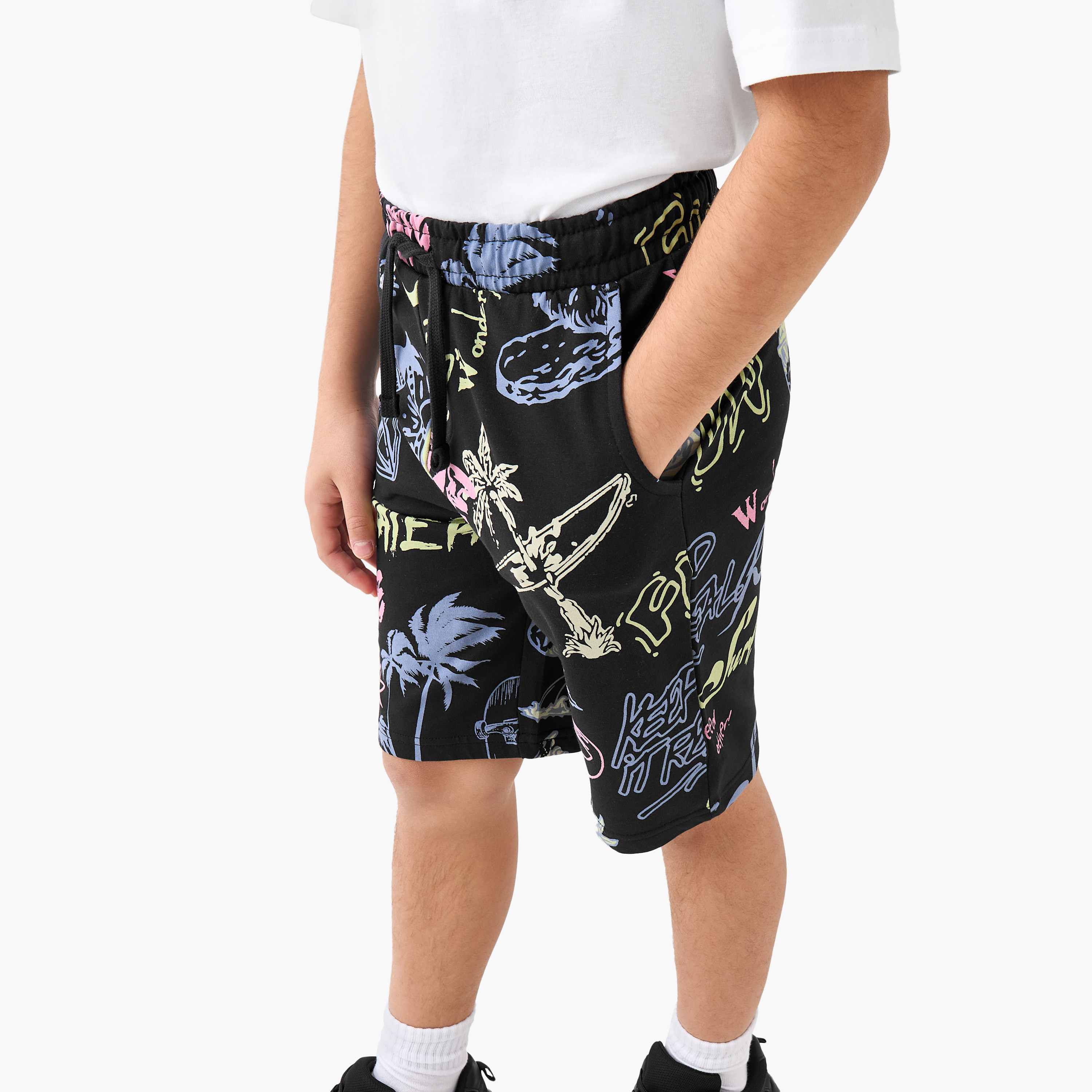 شورت بطبعات جرافيك ورباط خصر من جونيورز-boys-clothing-bottoms-shorts-image-2