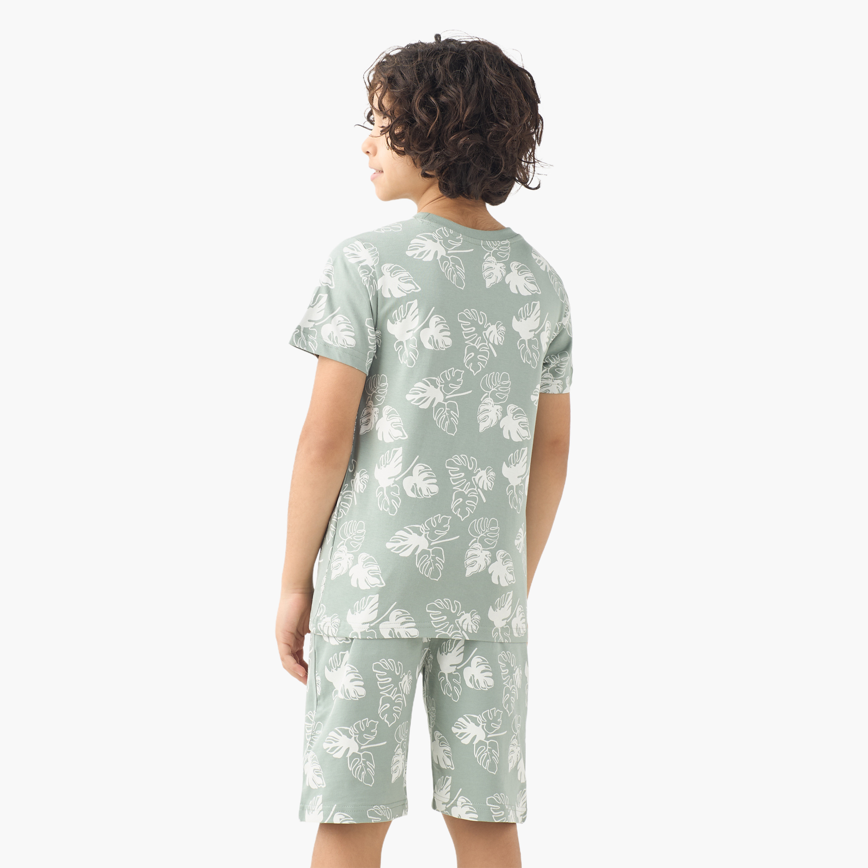 طقم شورت وتيشيرت بياقة ضيقة وطبعات متنوعة 3 قطع من جونيورز-boys-clothing-setsandcoords-image-4