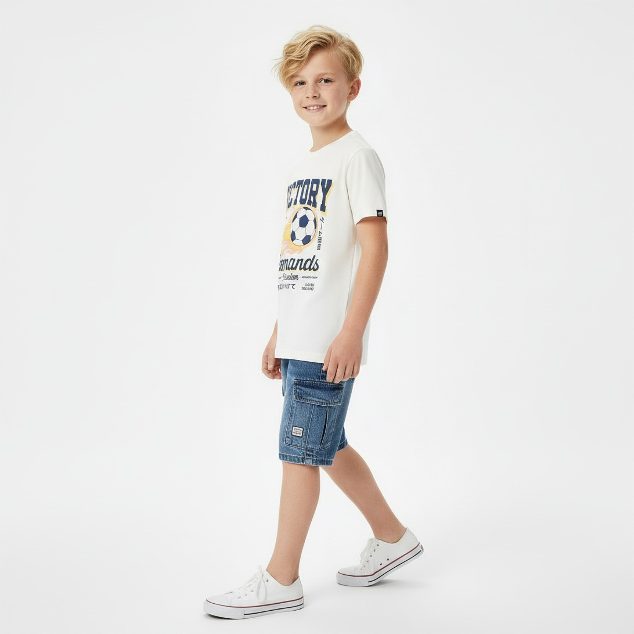 طقم من 3 - طقم تيشيرت بياقة ضيقة وأكمام قصيرة وشورت بطبعات من جونيورز-boys-clothing-setsandcoords-image-5