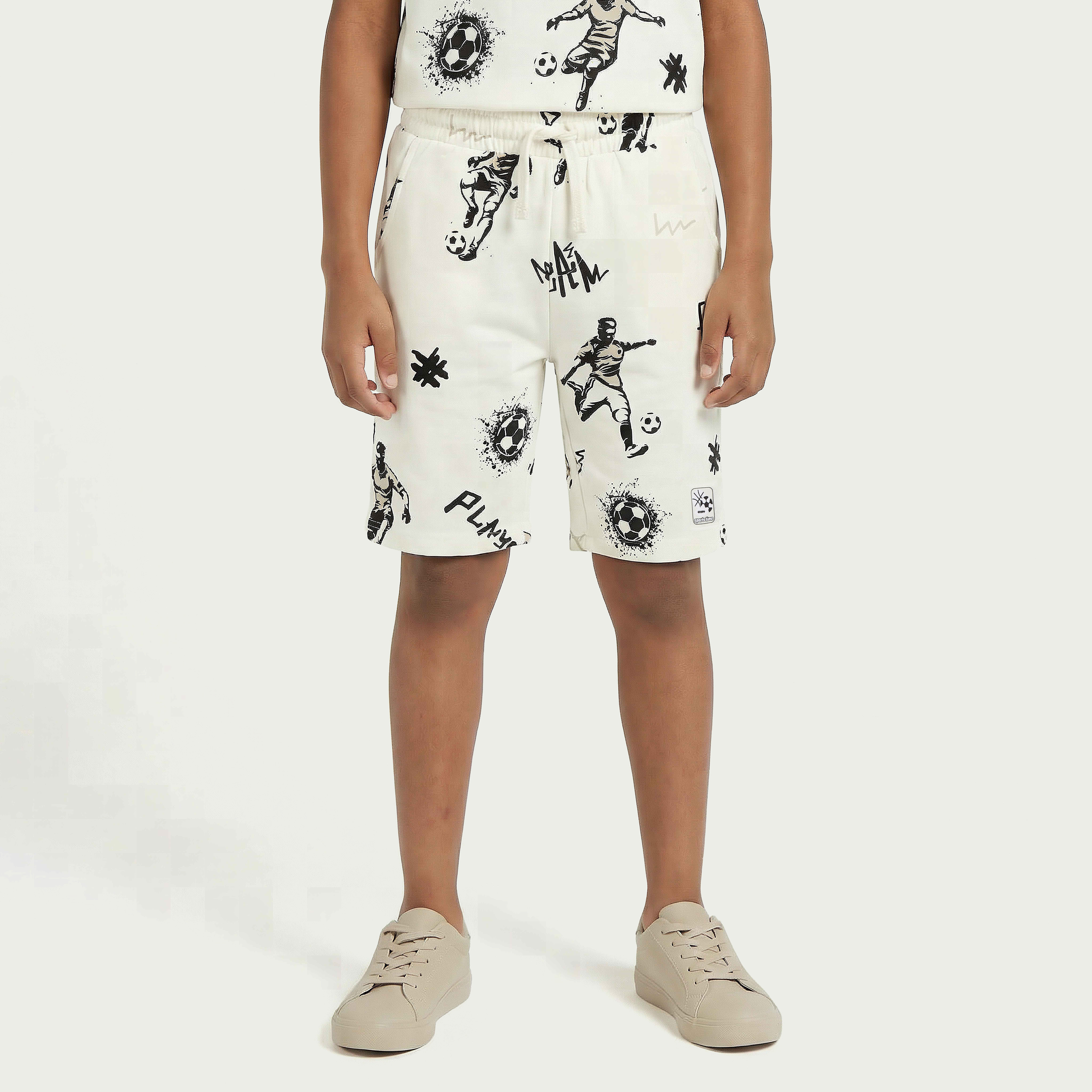 تيشيرتات بأكمام قصيرة وياقة ضيقة مع شورت بطبعات كرة قدم من جونيورز - طقم 3 قطع-boys-clothing-setsandcoords-image-6
