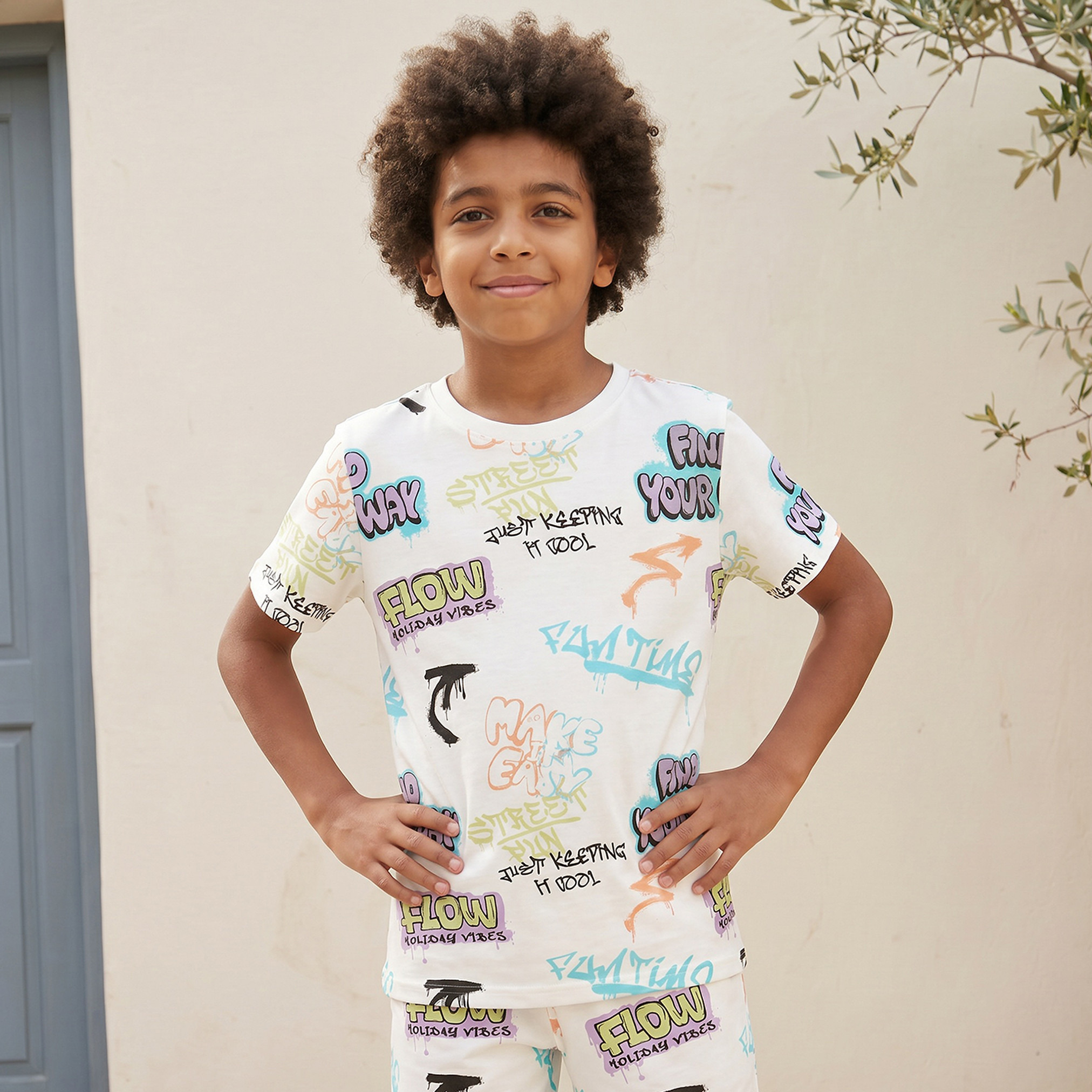 طقم شورت وتيشيرت بياقة ضيقة وأكمام قصيرة وطبعات من جونيورز-boys-clothing-setsandcoords-image-2