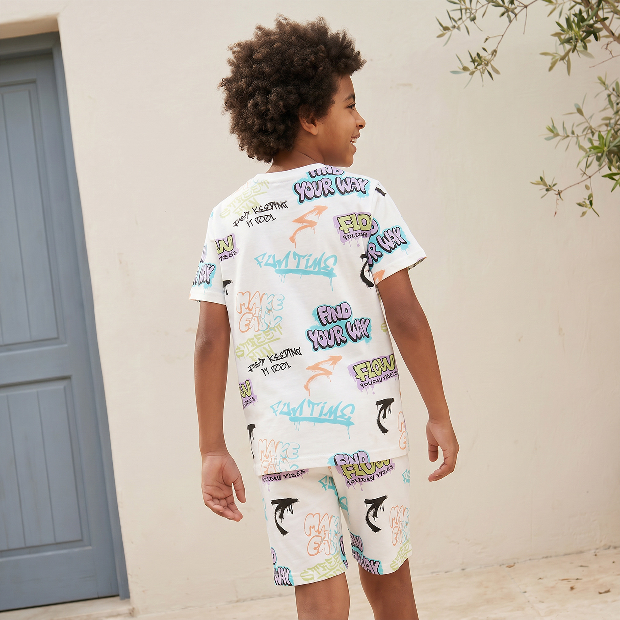 طقم شورت وتيشيرت بياقة ضيقة وأكمام قصيرة وطبعات من جونيورز-boys-clothing-setsandcoords-image-4