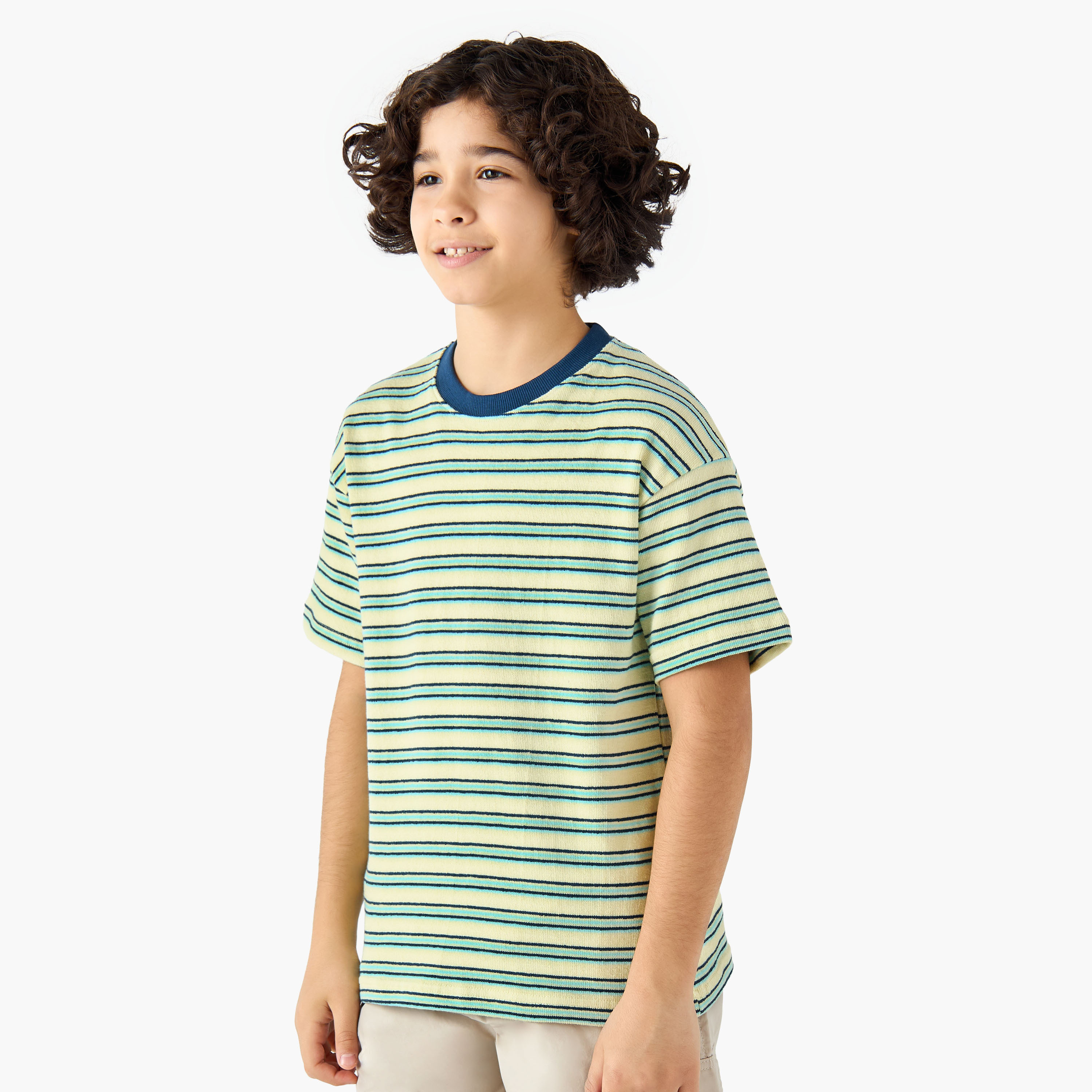 تيشيرت مخطط بياقة ضيقة وأكمام قصيرة من جونيورز-boys-clothing-tshirtsandpolos-image-1