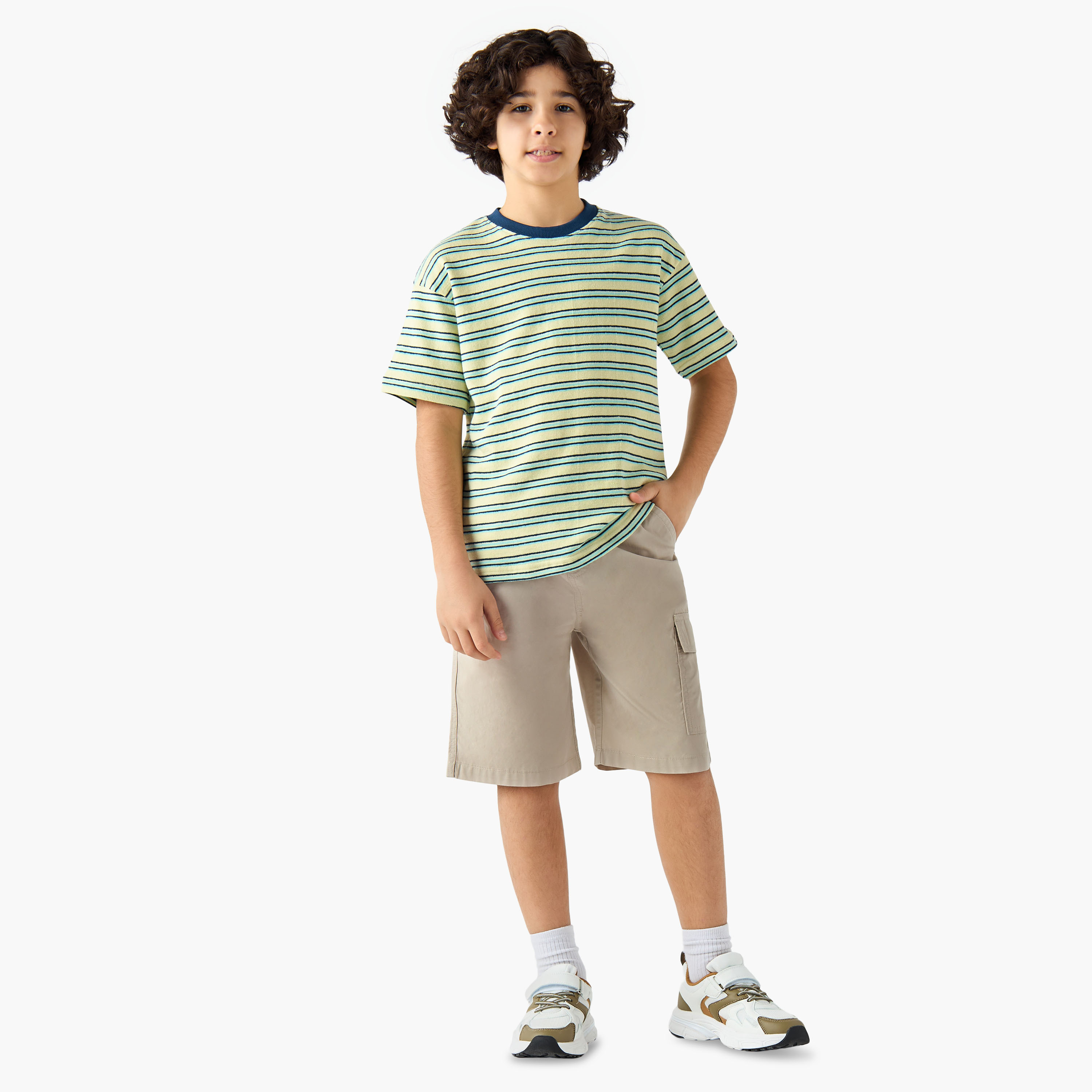 تيشيرت مخطط بياقة ضيقة وأكمام قصيرة من جونيورز-boys-clothing-tshirtsandpolos-image-2